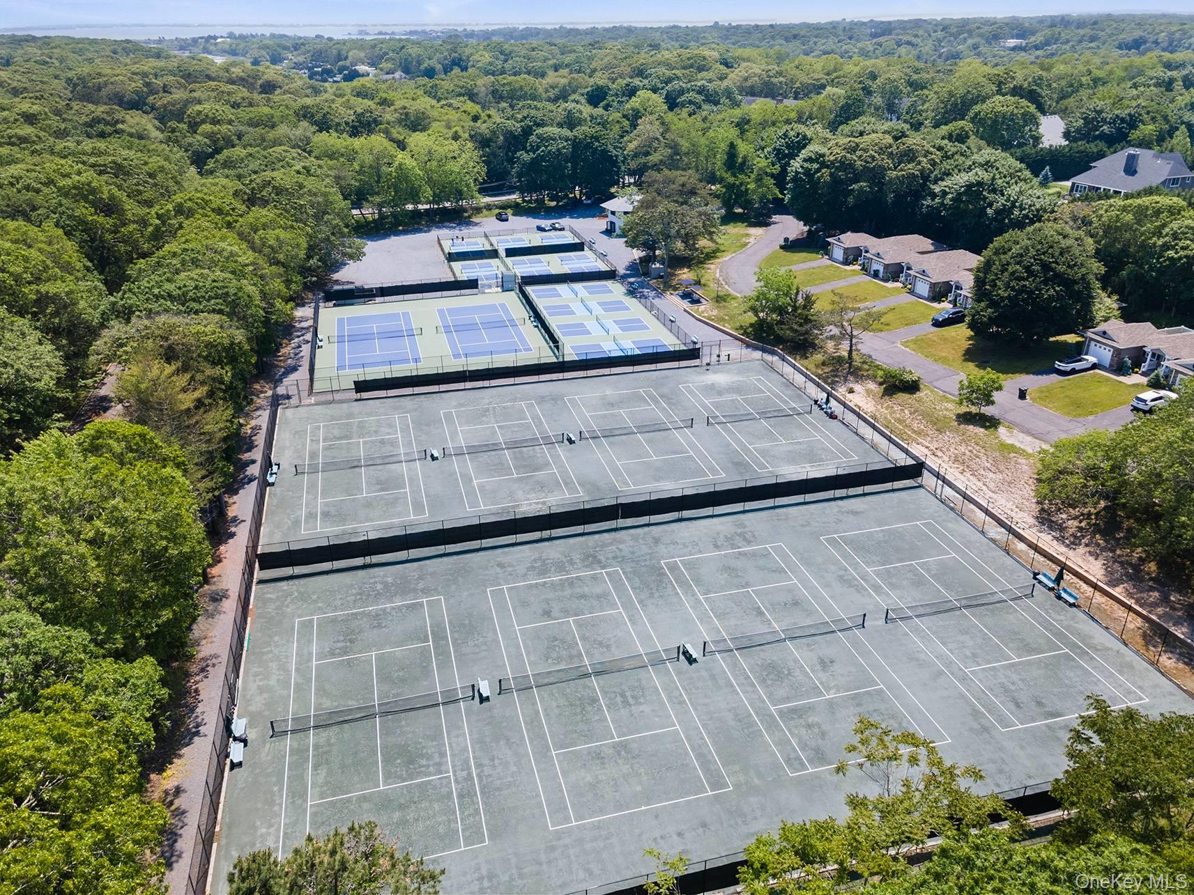 #13 photo, 142 Montauk Highway, Westhampton , NY 11977