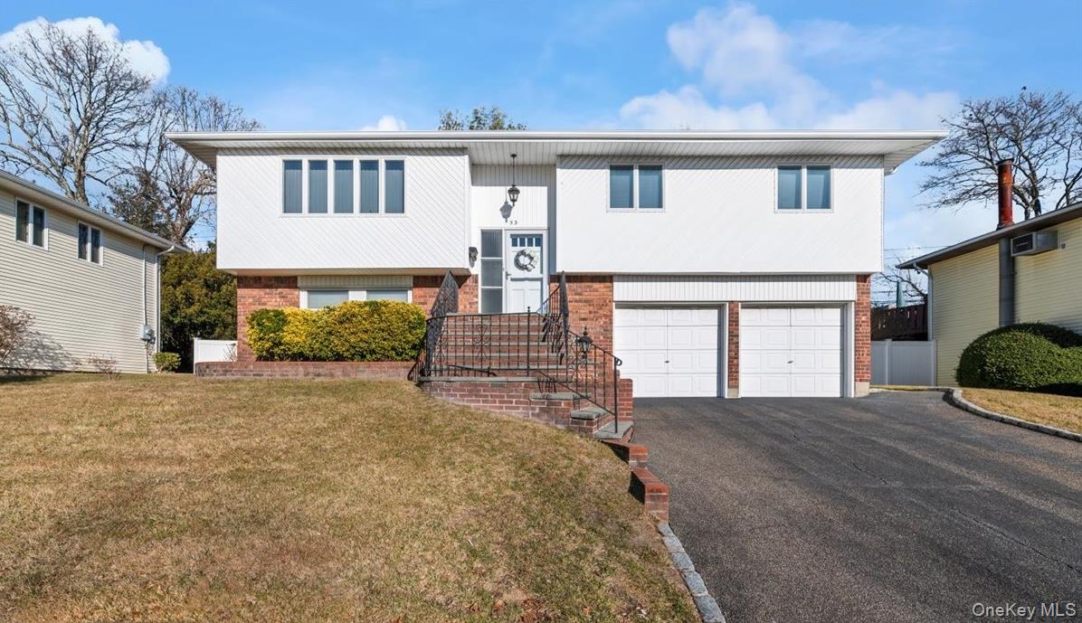 #1 photo, 53 Beaumont Drive, नासाउ काउंटी Plainview , NY 11803