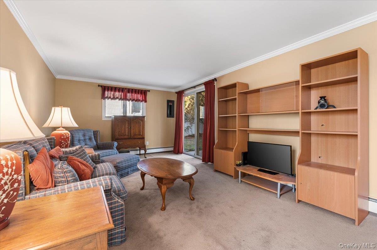 #16 photo, 53 Beaumont Drive, नासाउ काउंटी Plainview , NY 11803