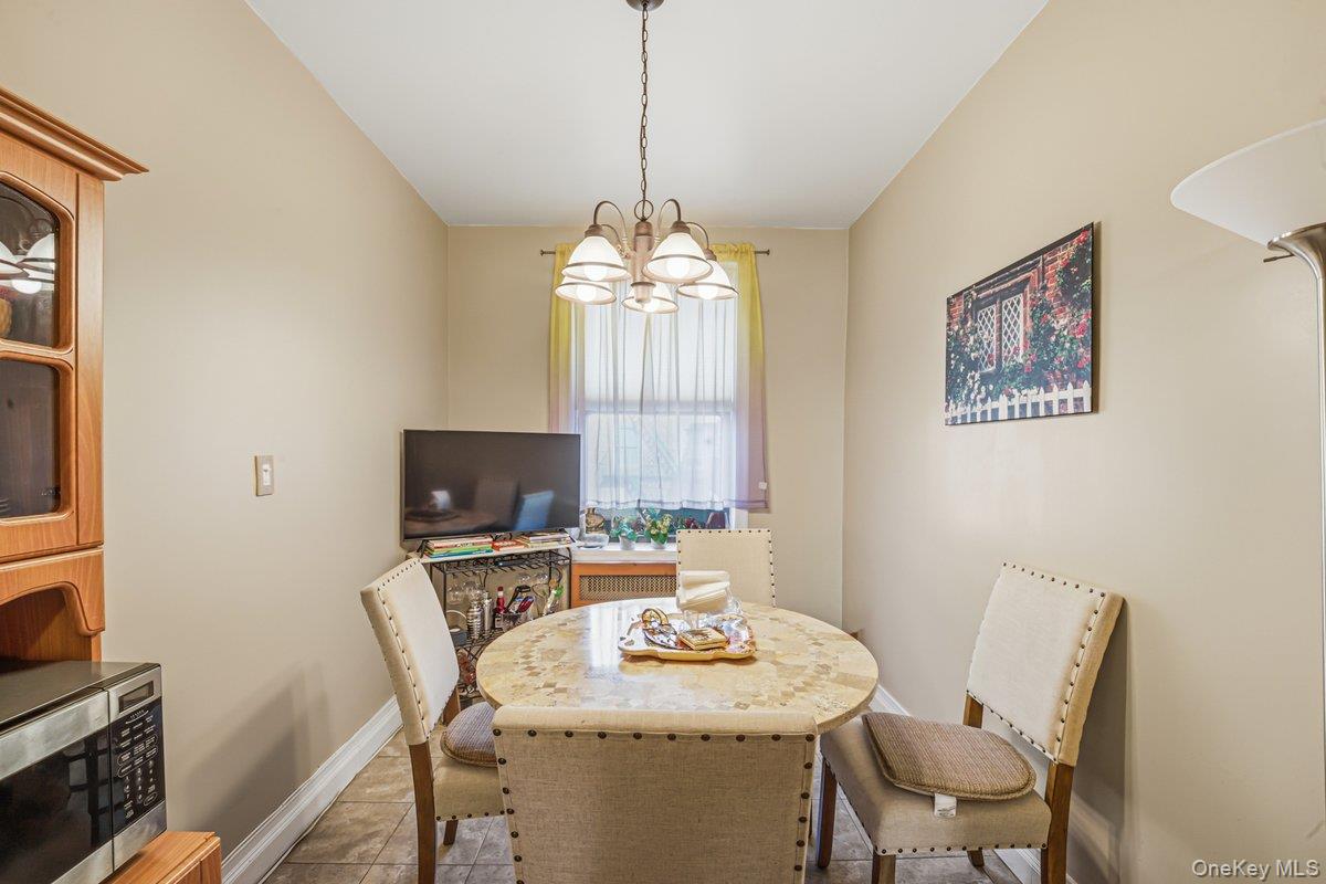 #10 photo, 110-21 73rd Road, קווינס Forest Hills , NY 11375