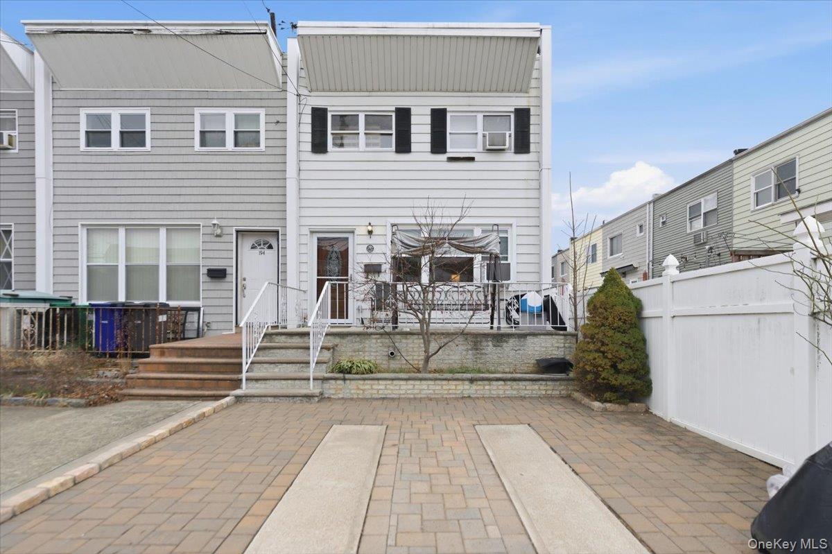 #1 photo, 192 Huntington Avenue, Bronx , NY 10465