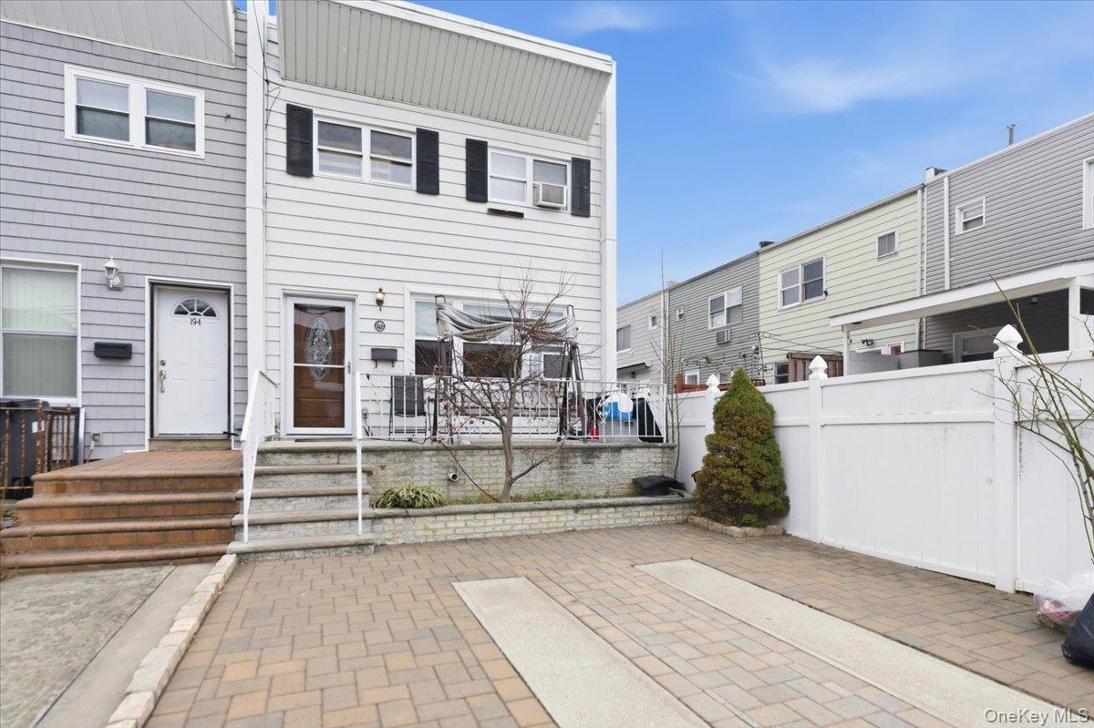 #18 photo, 192 Huntington Avenue, Bronx , NY 10465