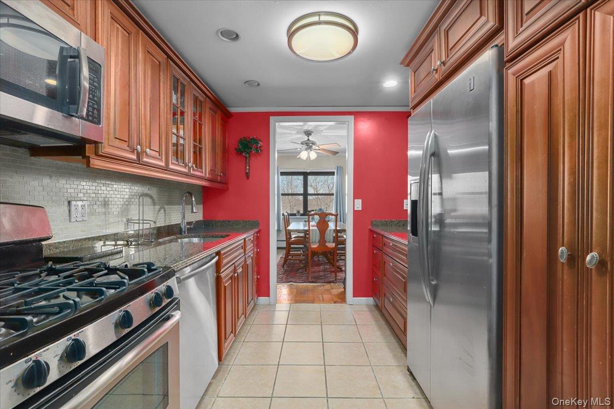 #5 photo, 200 Diplomat Drive, Mount Kisco , NY 10549