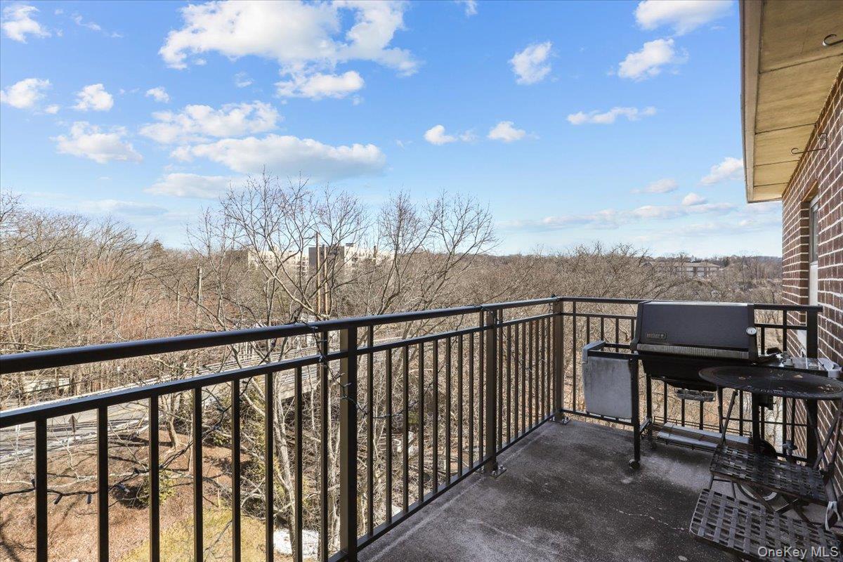 #9 photo, 200 Diplomat Drive, Mount Kisco , NY 10549