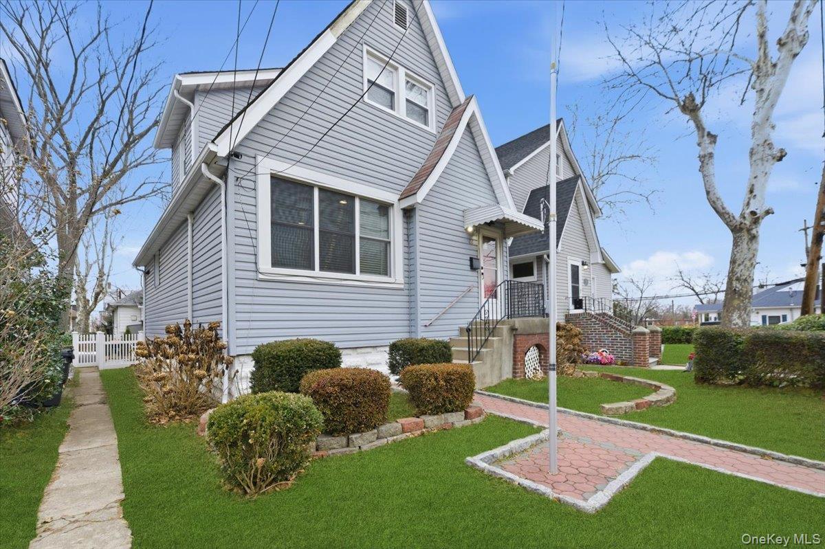 #20 photo, 22 Sunset Trail, Bronx , NY 10465