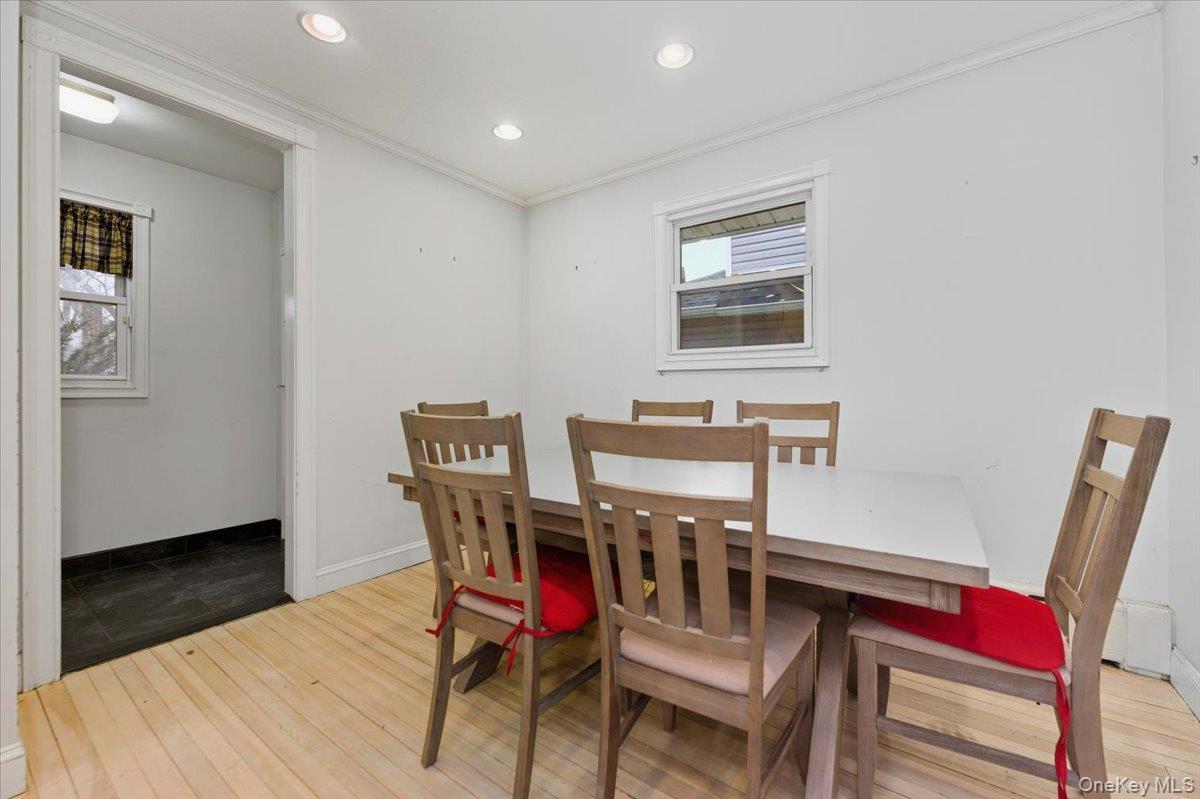 #4 photo, 22 Sunset Trail, Bronx , NY 10465