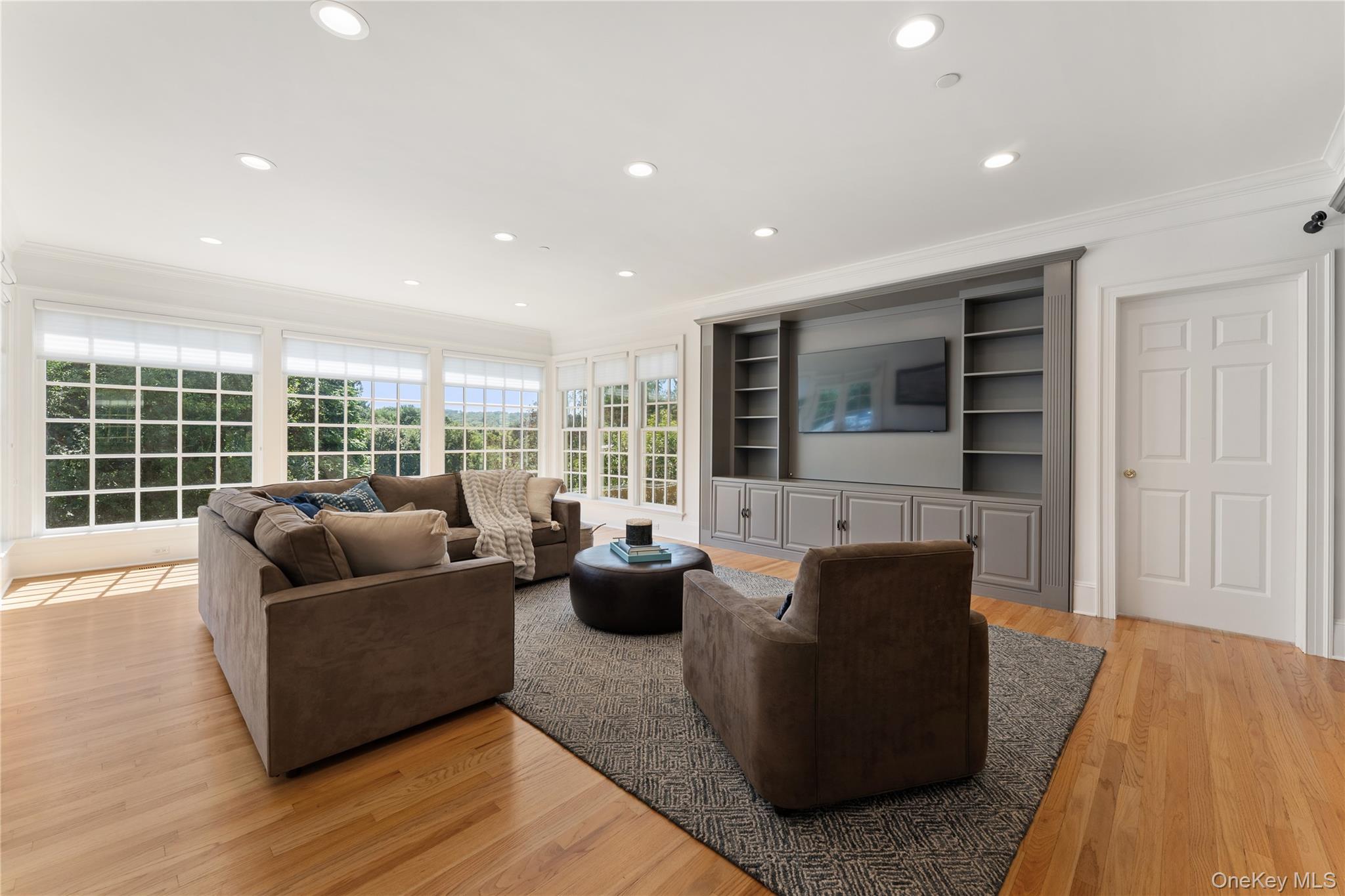 #8 photo, 2 Belmont Drive, Irvington , NY 10533