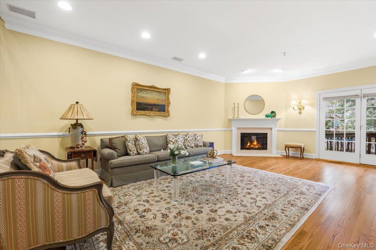 #4 photo, 51 Club Pointe Drive, White Plains , NY 10605