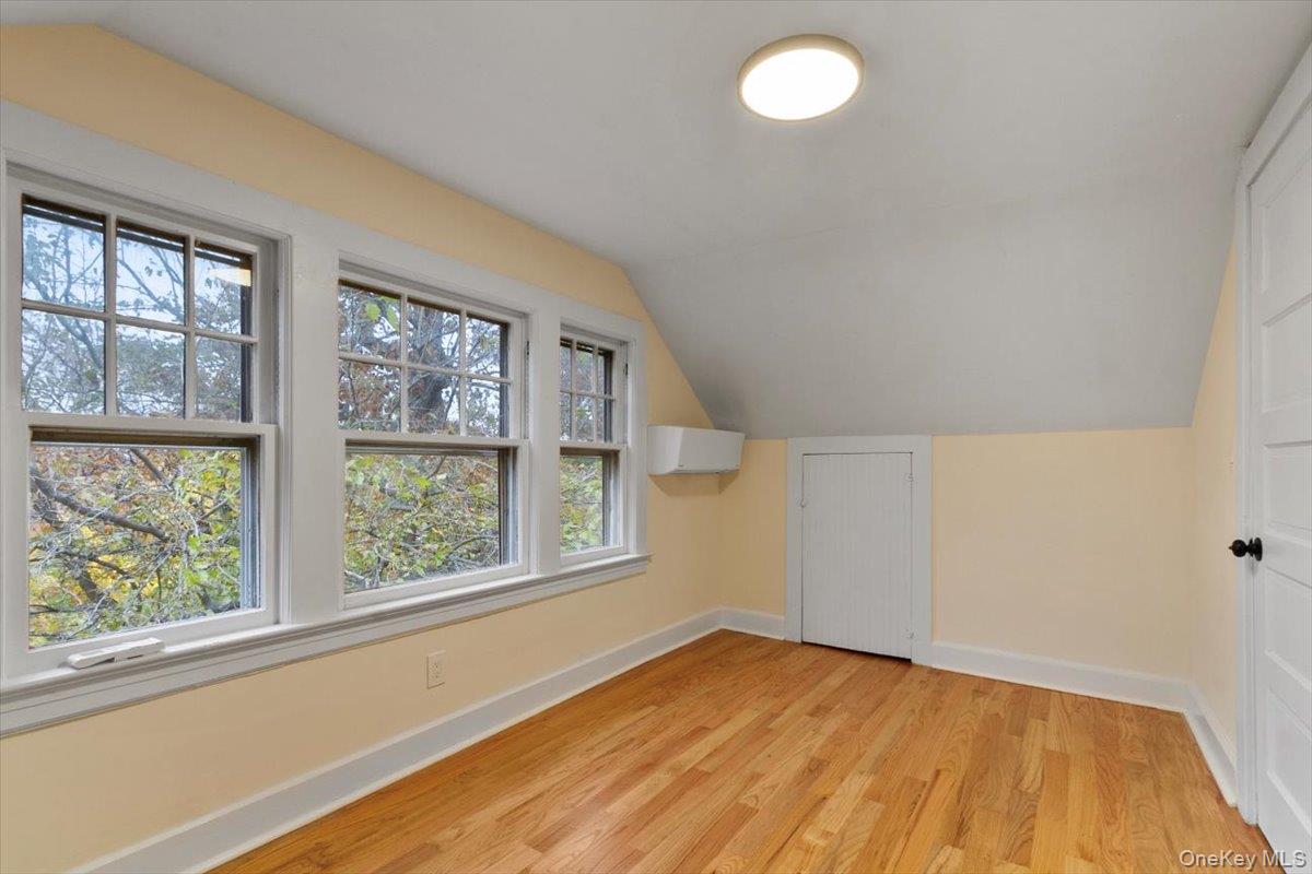 #8 photo, 116 Corlies Avenue, Pelham , NY 10803