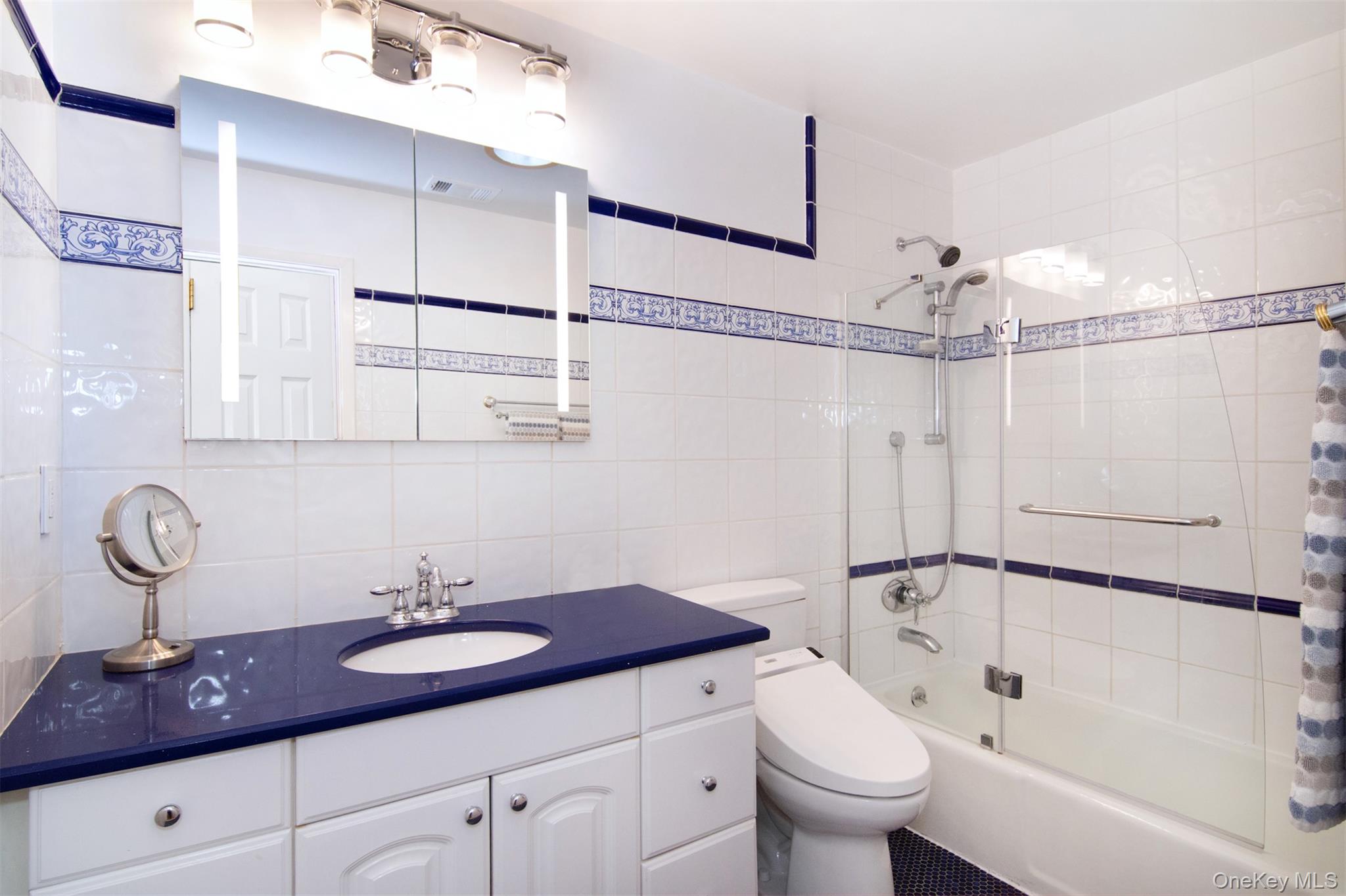 #11 photo, 32 Westwood Close, Irvington , NY 10533