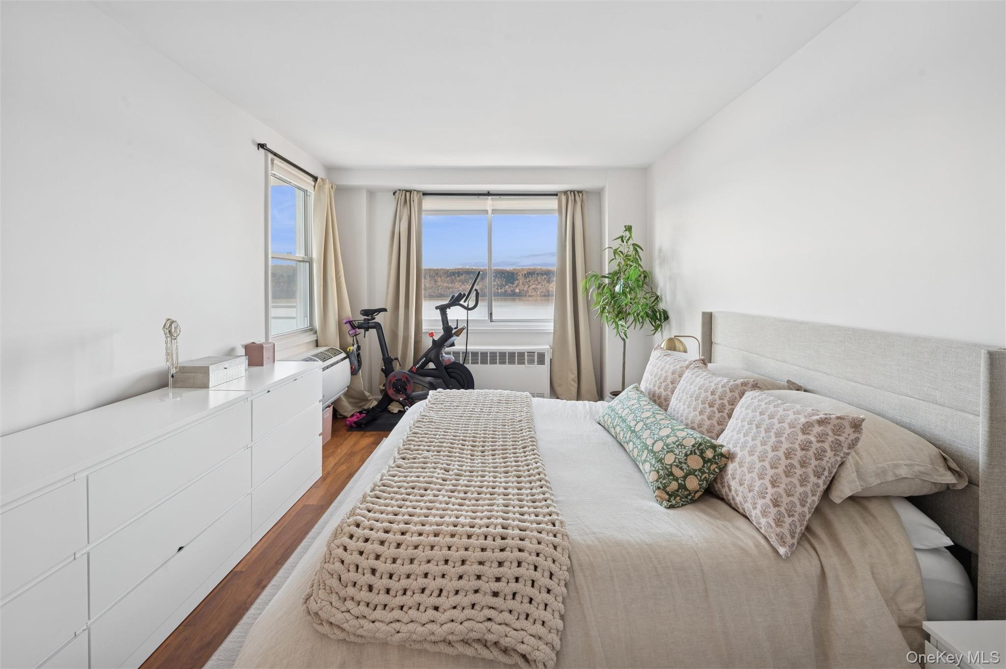 #14 photo, 2575 Palisade Avenue, Bronx , NY 10463