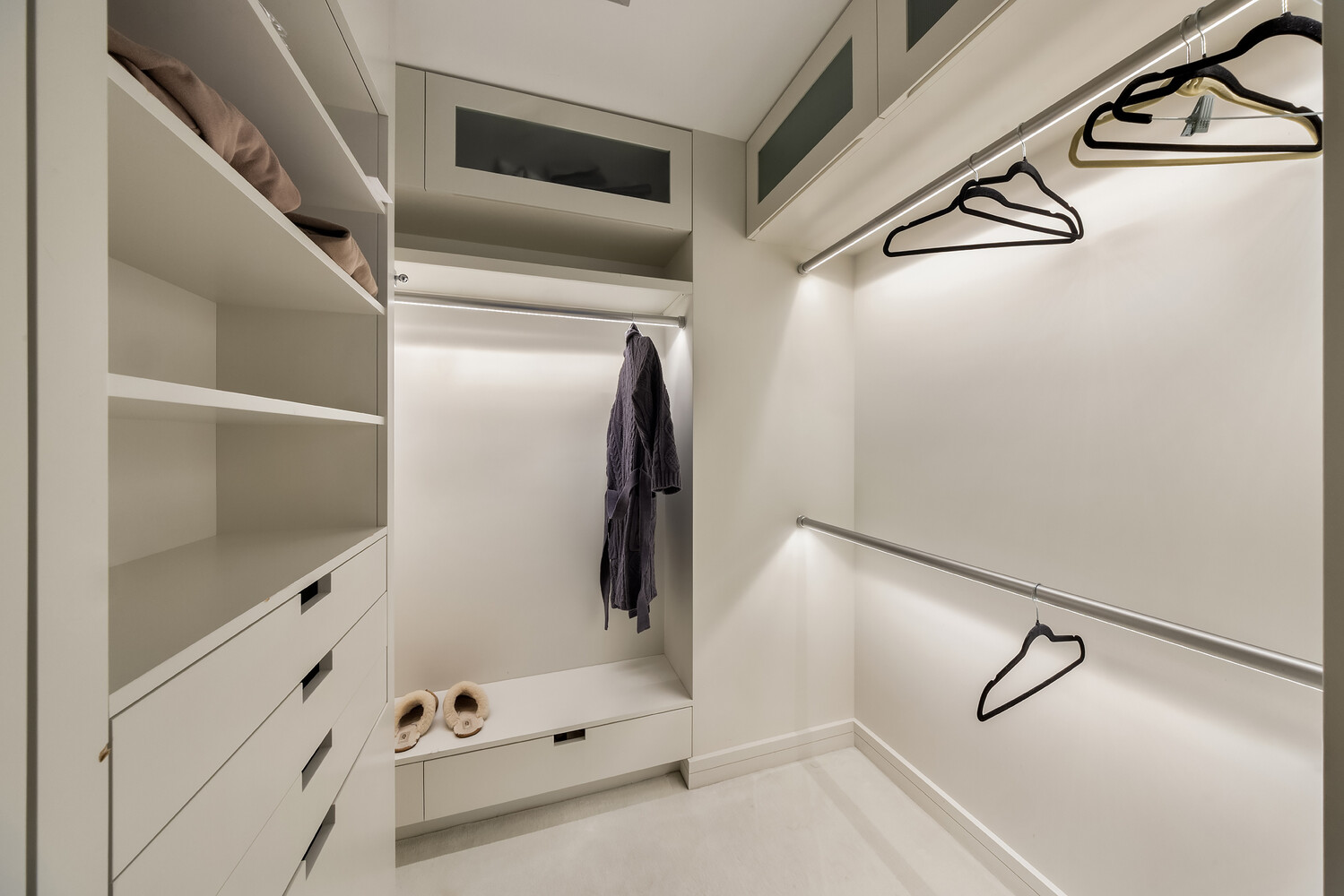 #13 photo, 200 E 69TH Street, मैनहटन Lenox Hill , NY 10021