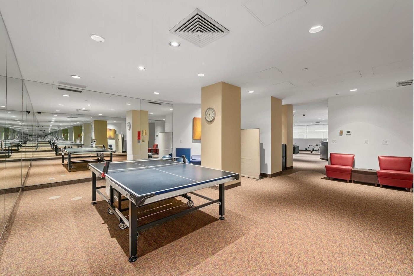 #18 photo, 235 E 40TH Street, Murray Hill , NY 10016