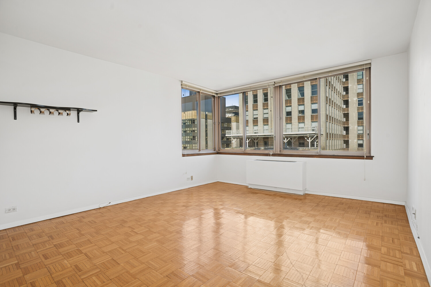 #3 photo, 235 E 40TH Street, Murray Hill , NY 10016