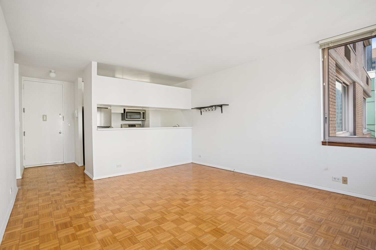 #5 photo, 235 E 40TH Street, Murray Hill , NY 10016