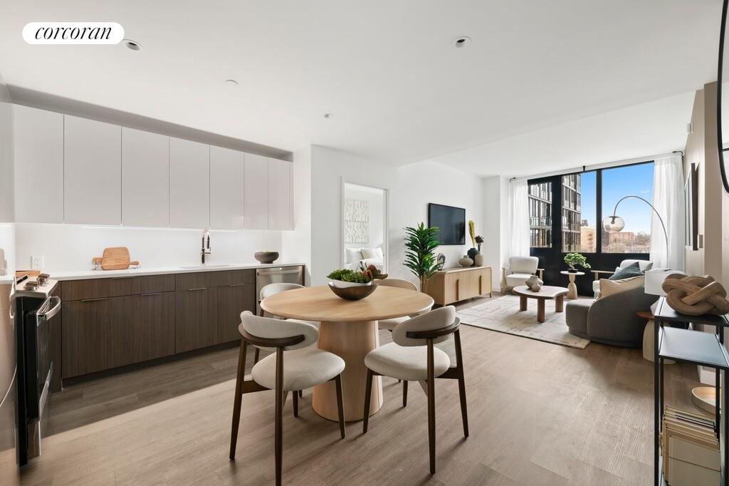 #7 photo, 166-20 90TH Avenue, कुईंस Jamaica , NY 11432