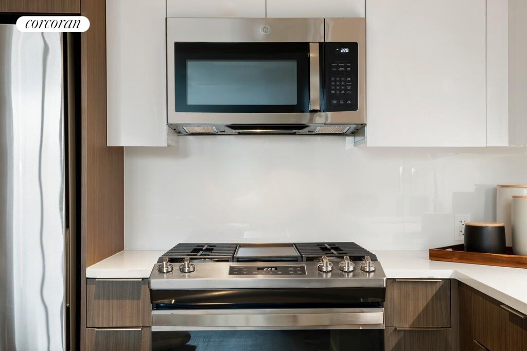 #7 photo, 166-20 90TH Avenue, कुईंस Jamaica , NY 11432