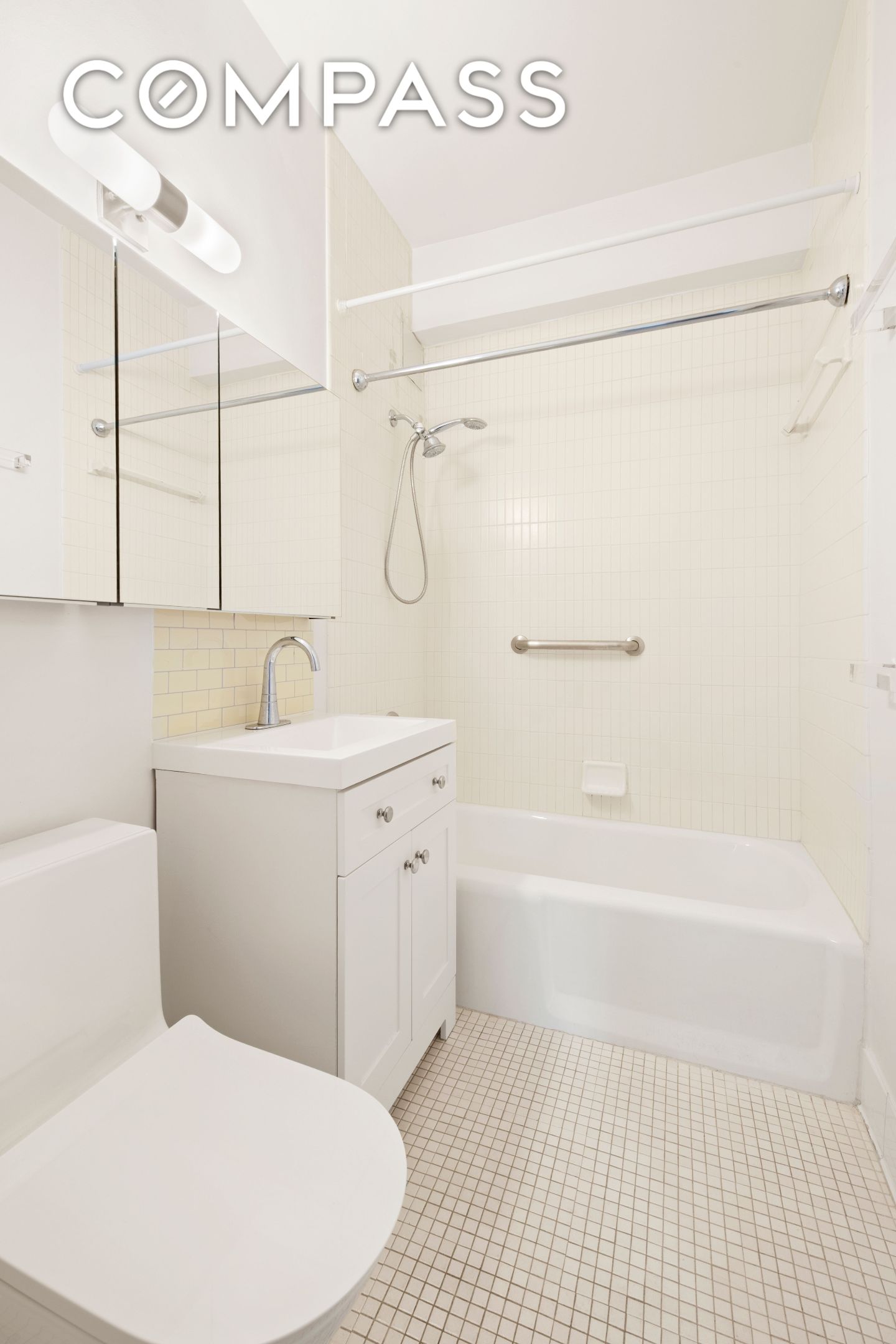 #10 photo, 58 W 58th Street, Midtown , NY 10019