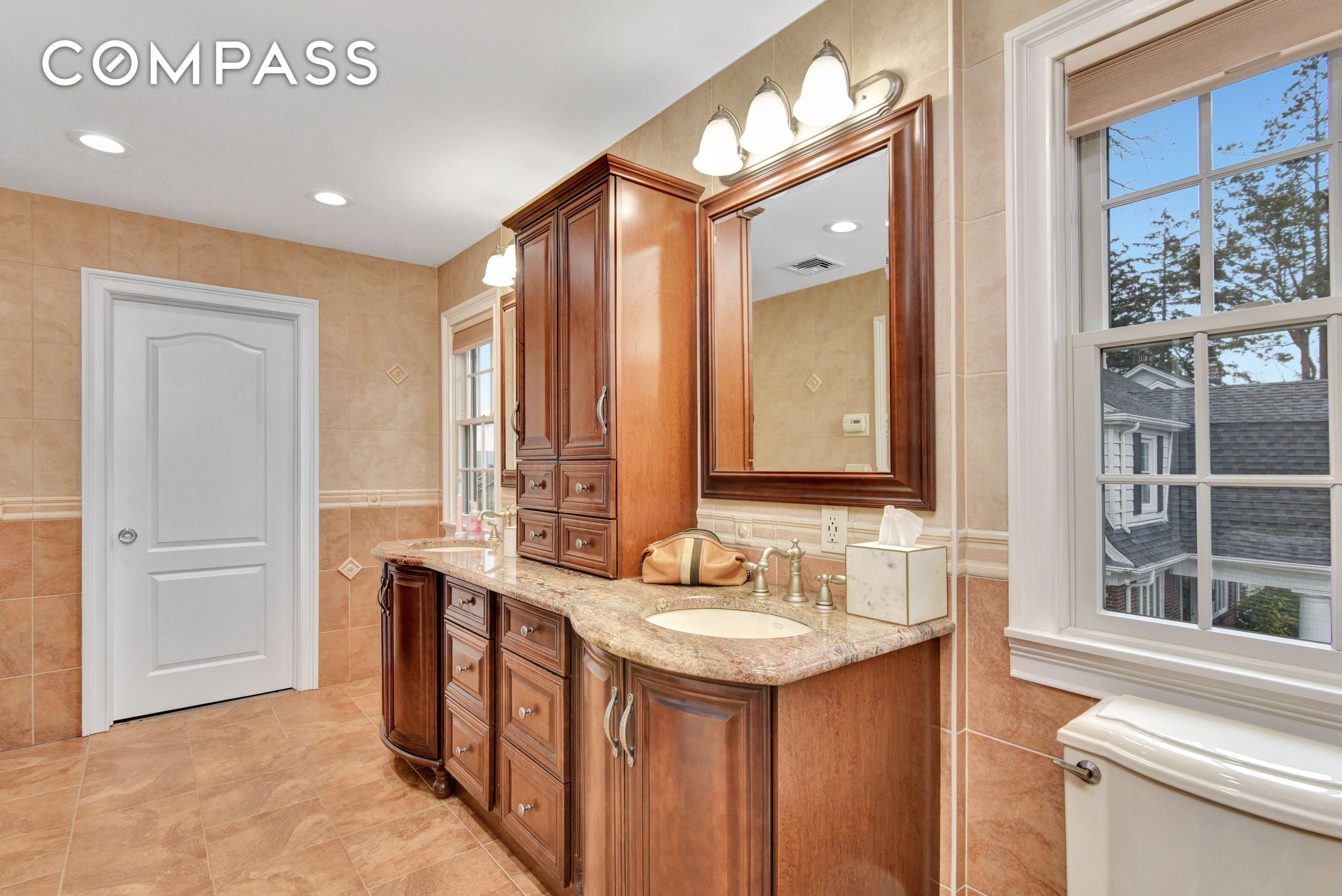 #22 photo, 215 Lawrence Avenue, New York City , NY 10310