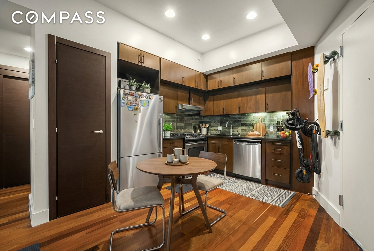 #5 photo, Brooklyn, Downtown Brooklyn , NY 11201