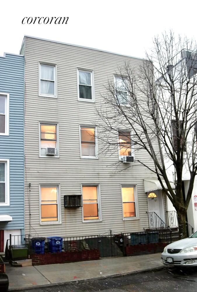 #16 photo, Brooklyn, הברונקס Williamsburg , NY 11211