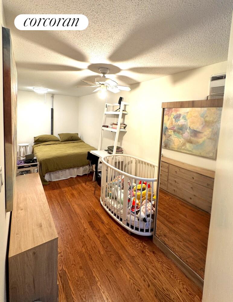 #9 photo, 38 RICHARDSON Street, ब्रुकलीन Williamsburg , NY 11211