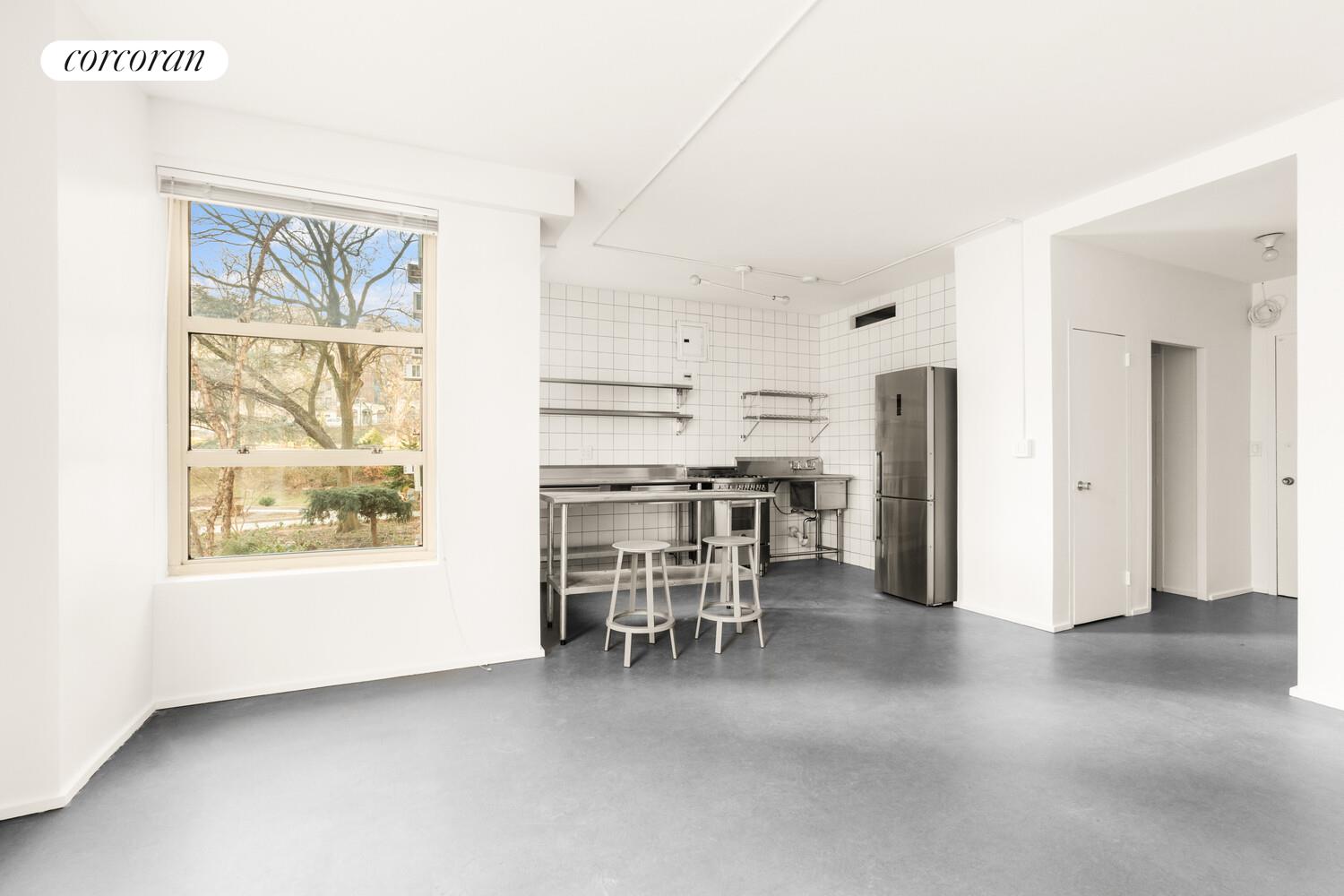 #3 photo, 80 LA SALLE Street, मैनहटन Morningside Heights , NY 10027