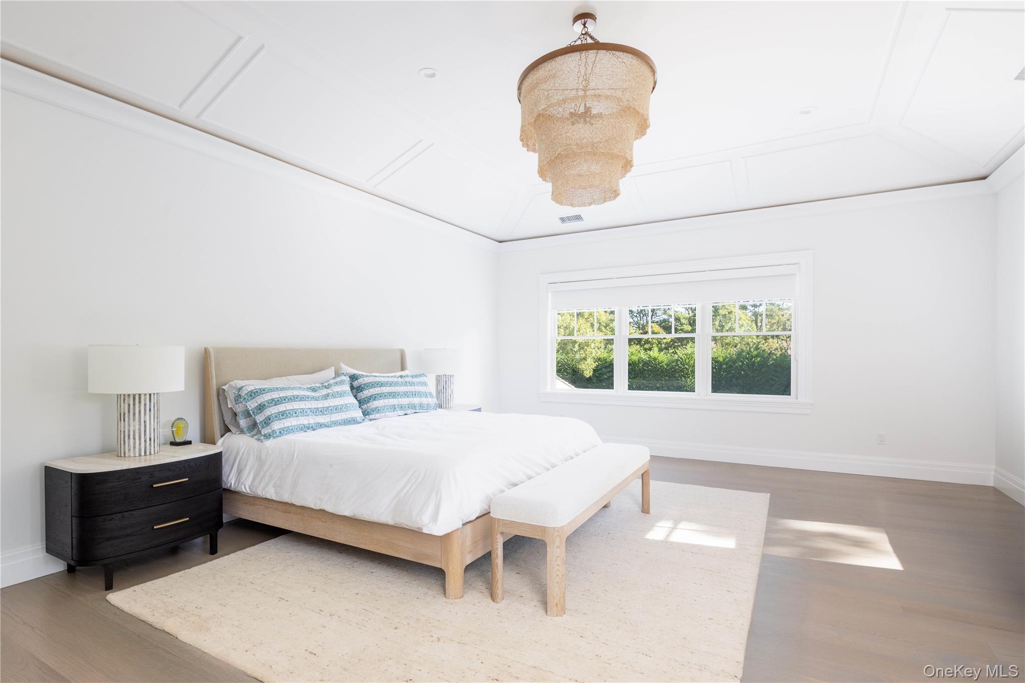 #13 photo, 100 Griffing Avenue, מחוז סאפוק Westhampton Beach , NY 11978