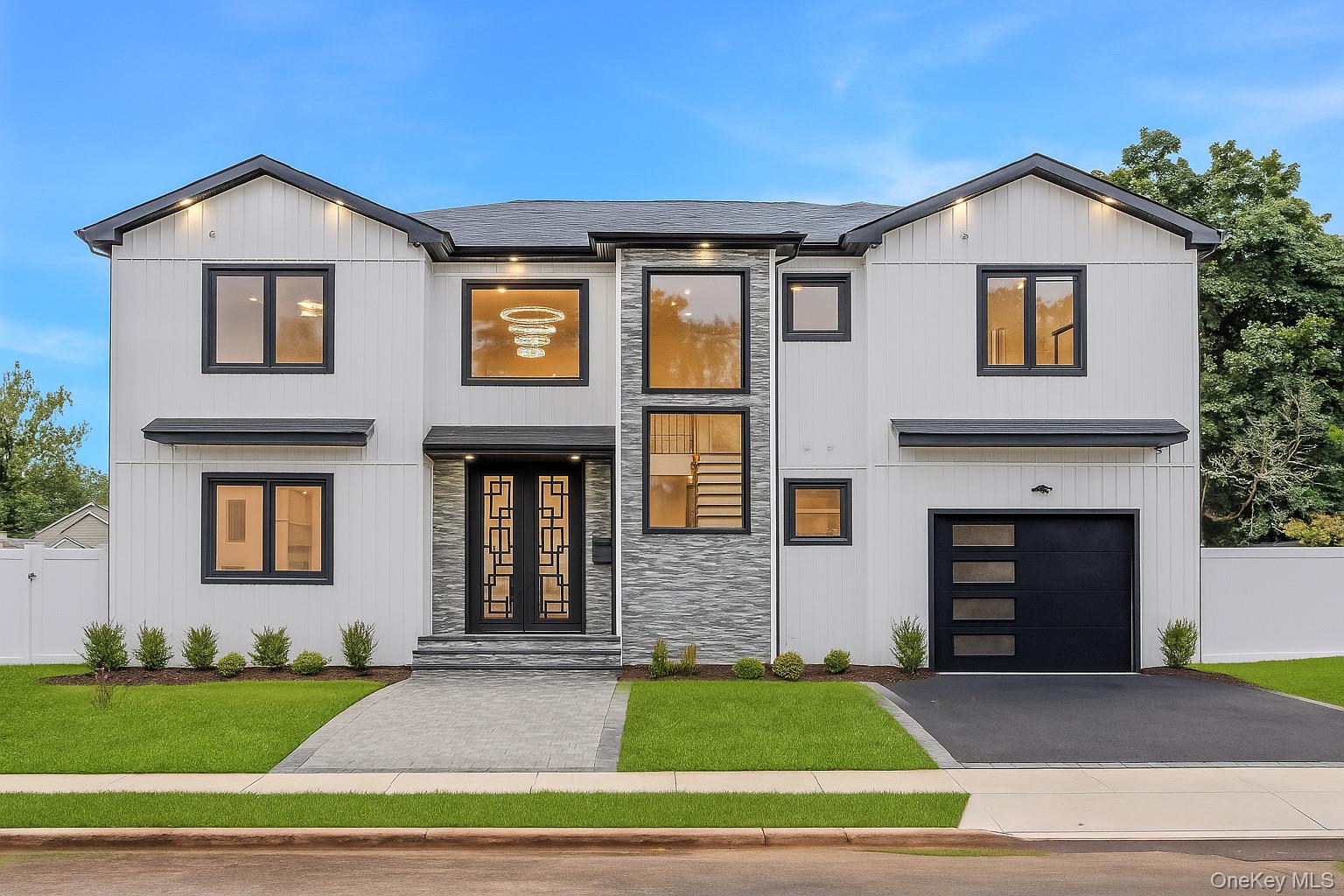 #2 photo, 2 Radial Lane, 롱 아일랜드 Levittown , NY 11756