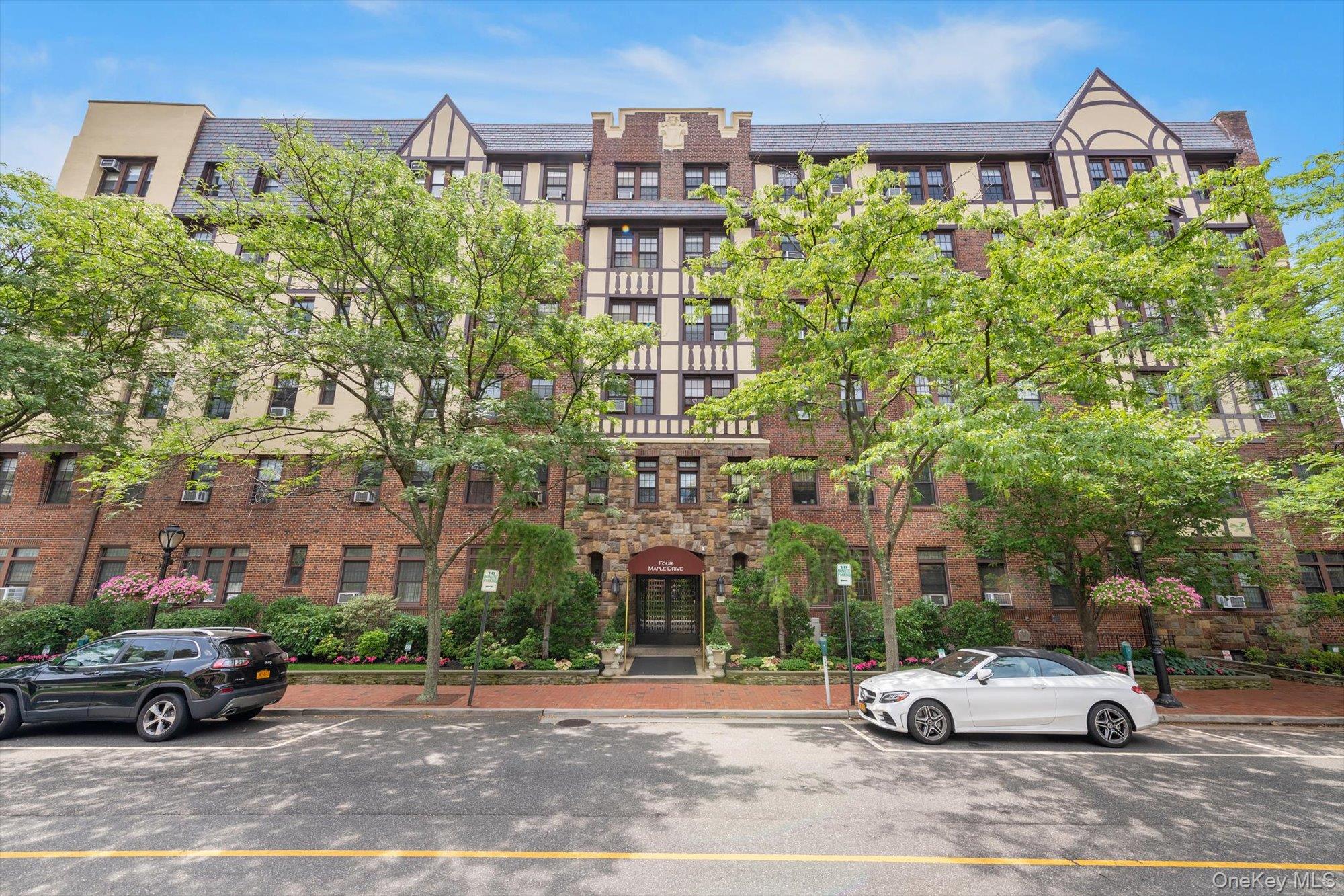 #2 photo, 4 Maple Dr, 롱 아일랜드 Great Neck , NY 11021