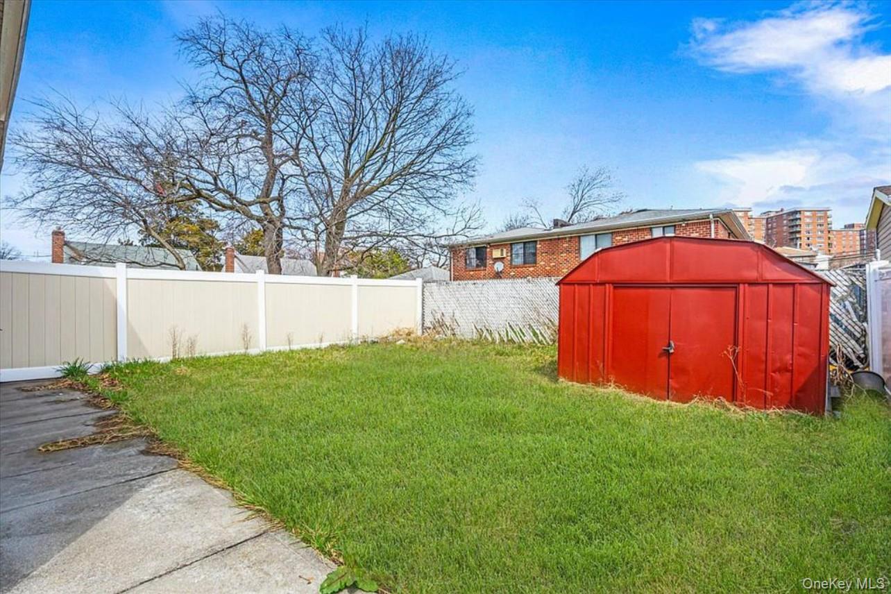 #16 photo, 134-15 160th Street, कुईंस Rochdale , NY 11434