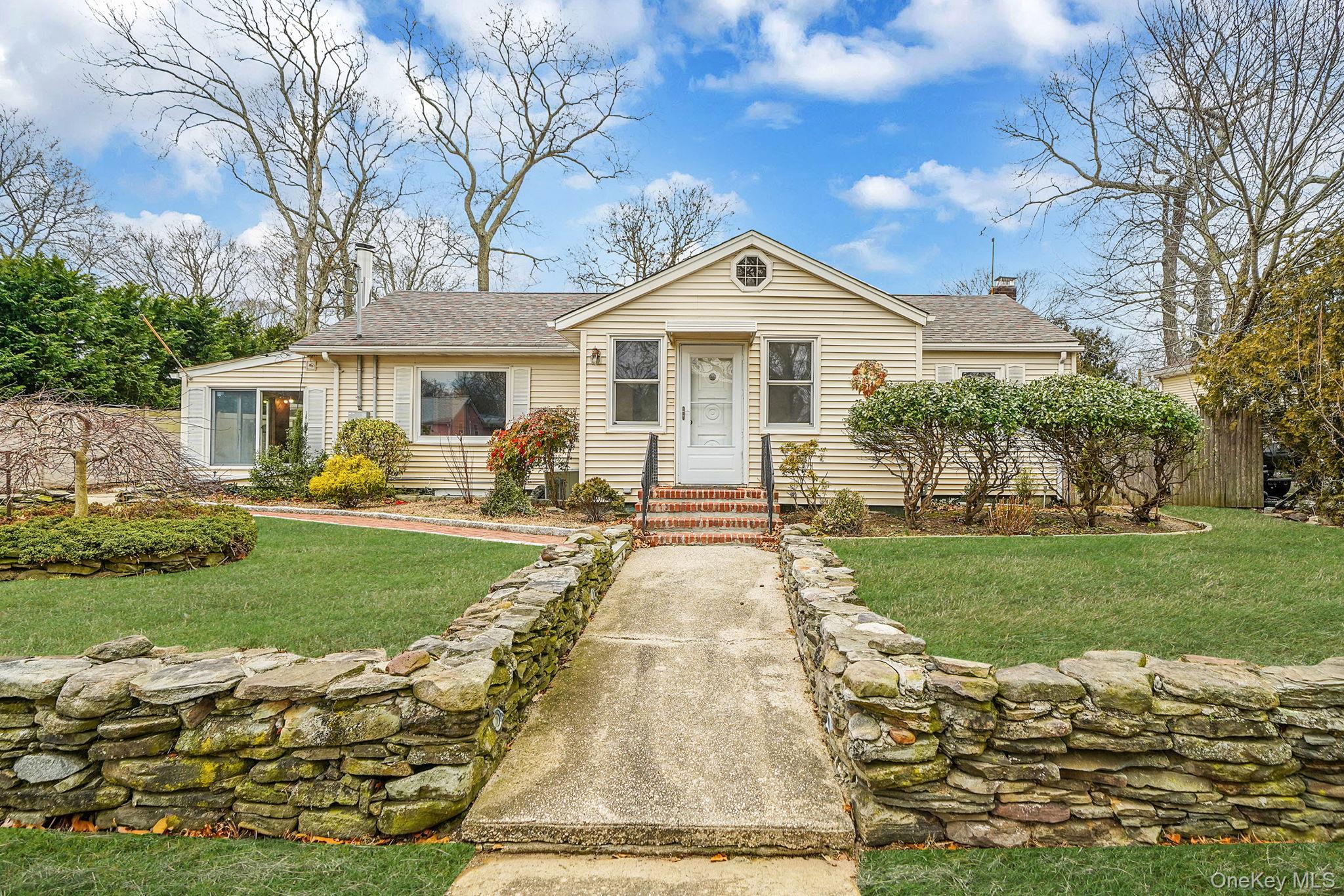 #1 photo, 133 Royal Avenue, सफ़ोक काउंटी Flanders , NY 11901