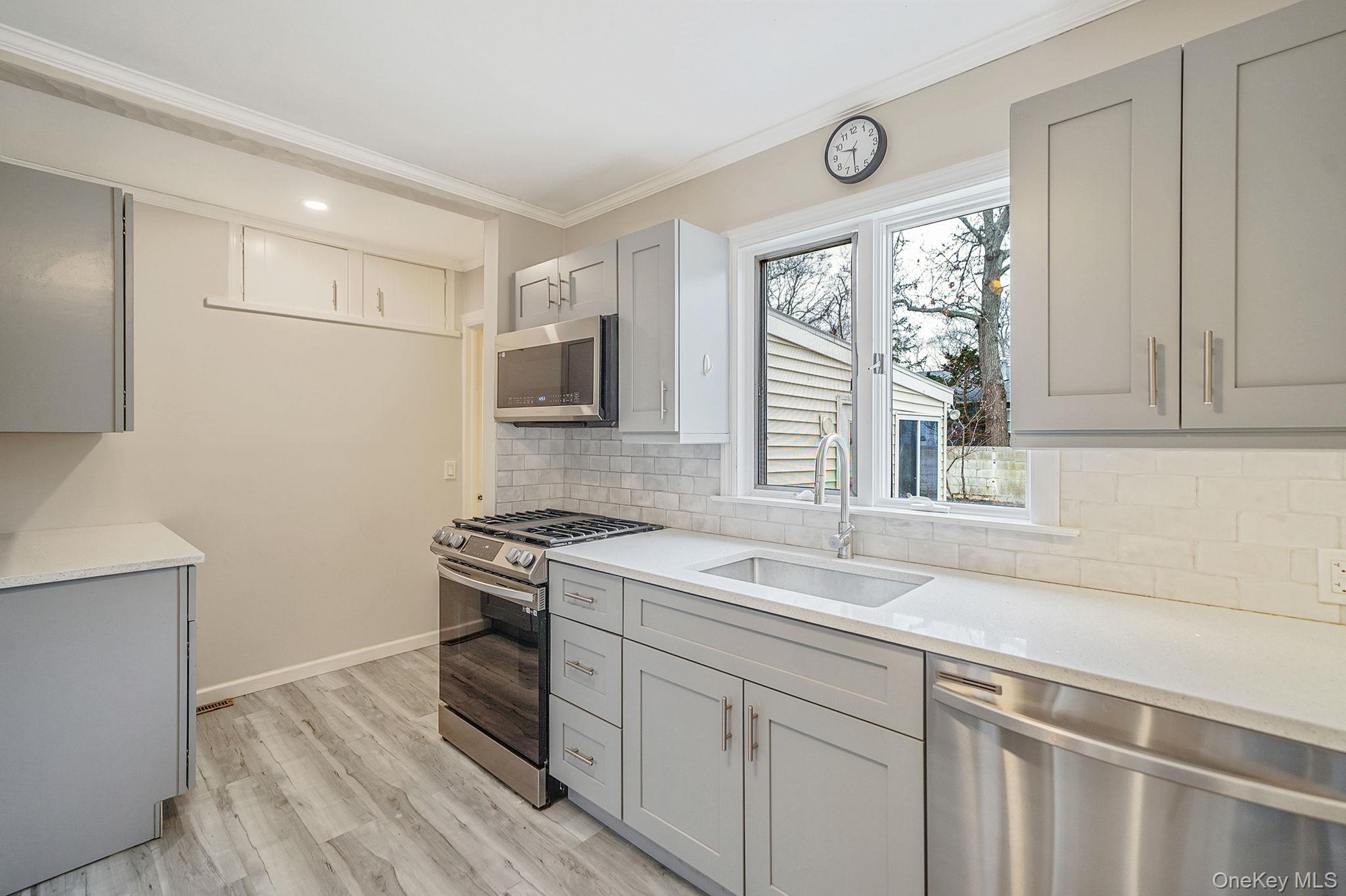 #12 photo, 133 Royal Avenue, सफ़ोक काउंटी Flanders , NY 11901