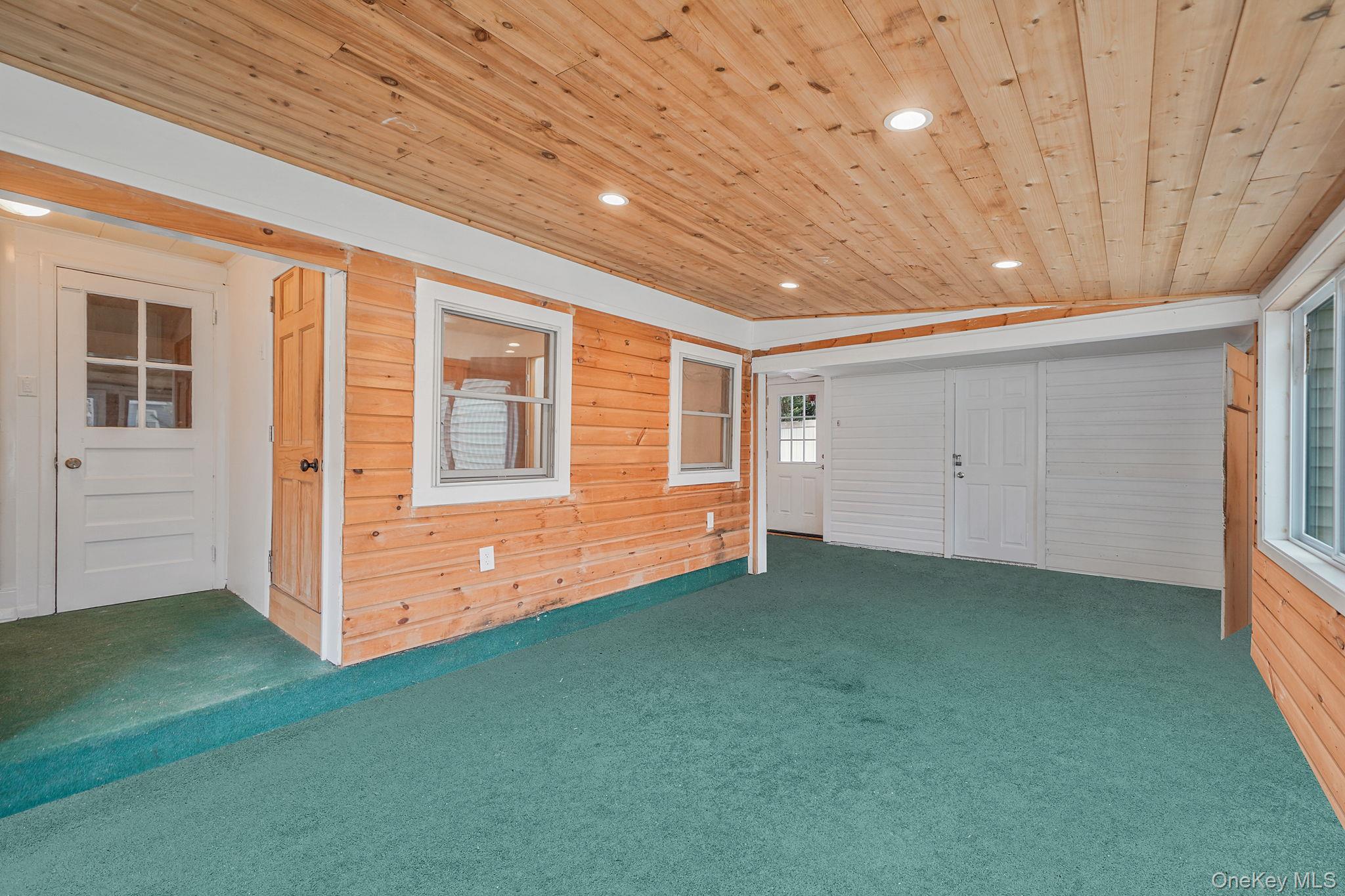 #18 photo, 133 Royal Avenue, सफ़ोक काउंटी Flanders , NY 11901