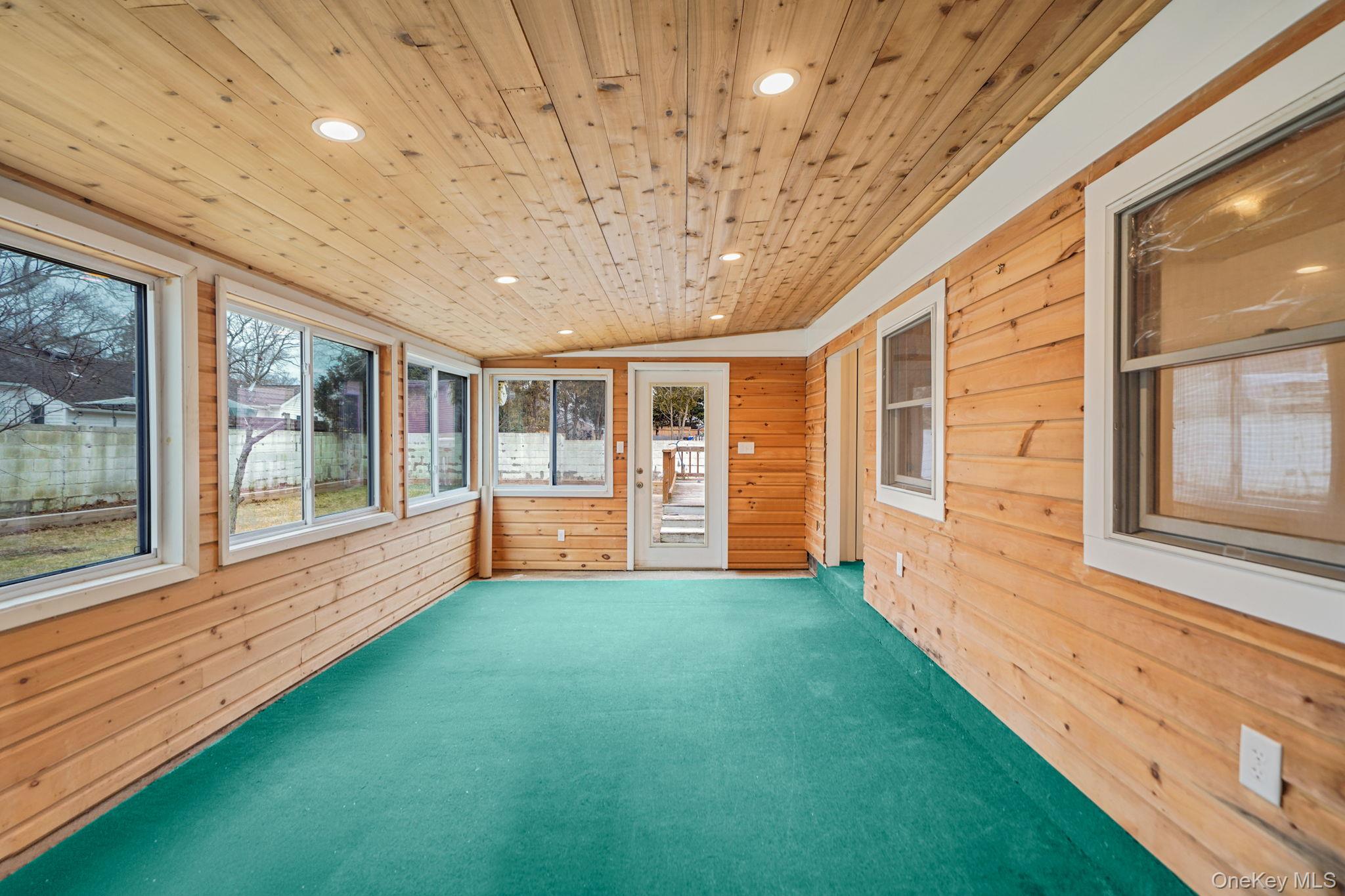 #20 photo, 133 Royal Avenue, सफ़ोक काउंटी Flanders , NY 11901