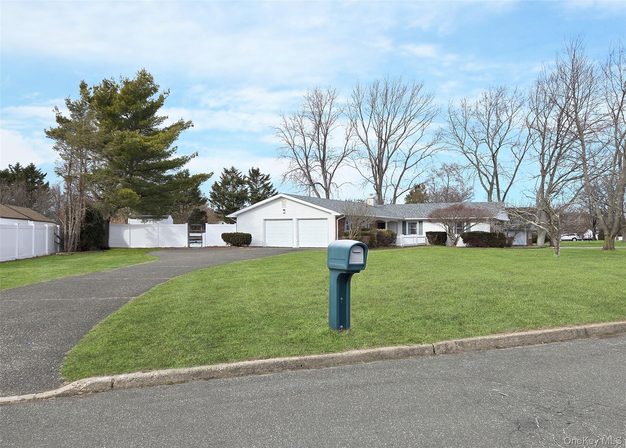 #2 photo, 33 Segatogue Lane, South Setauket , NY 11720