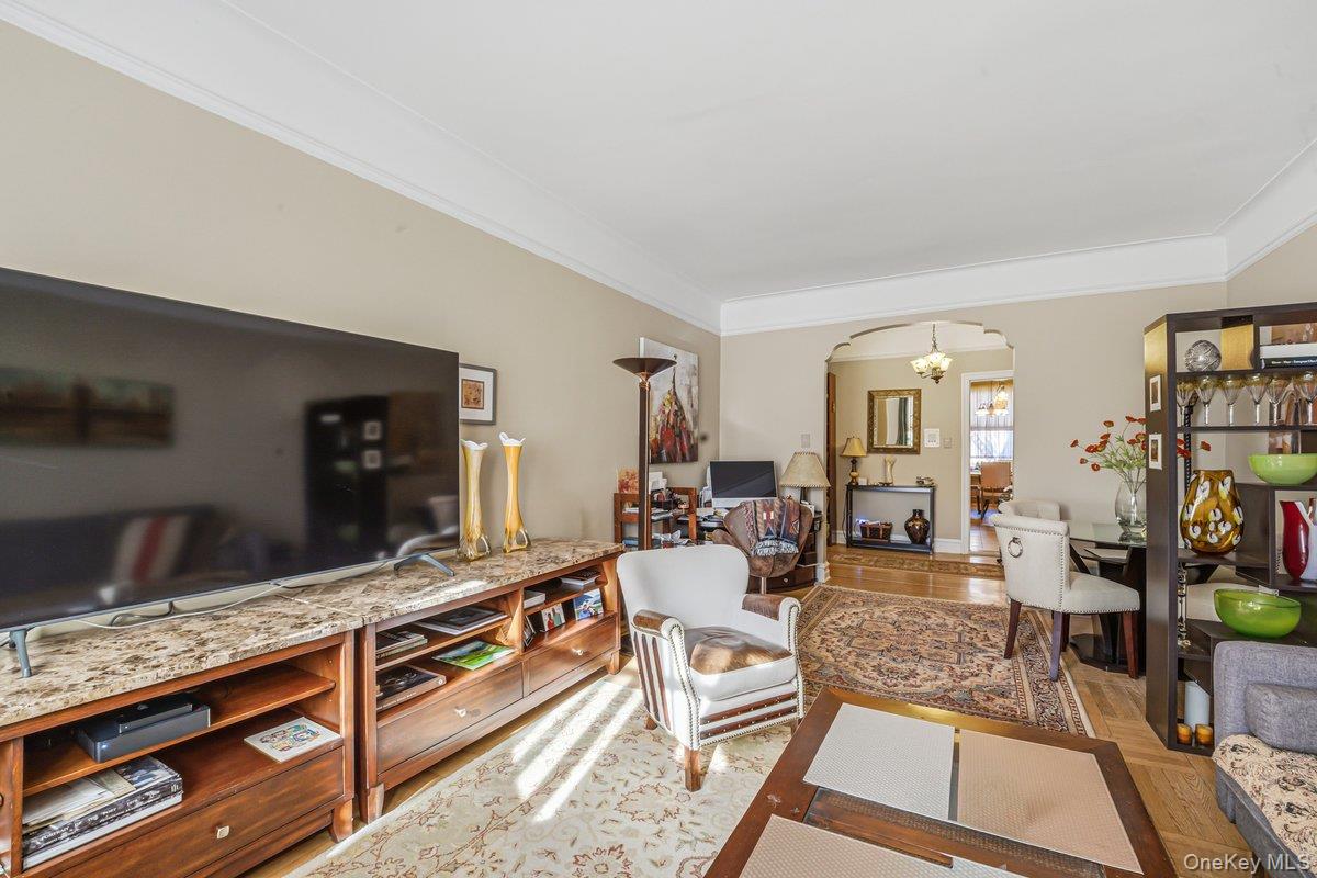 #8 photo, 110-21 73 Avenue, Forest Hills , NY 11375