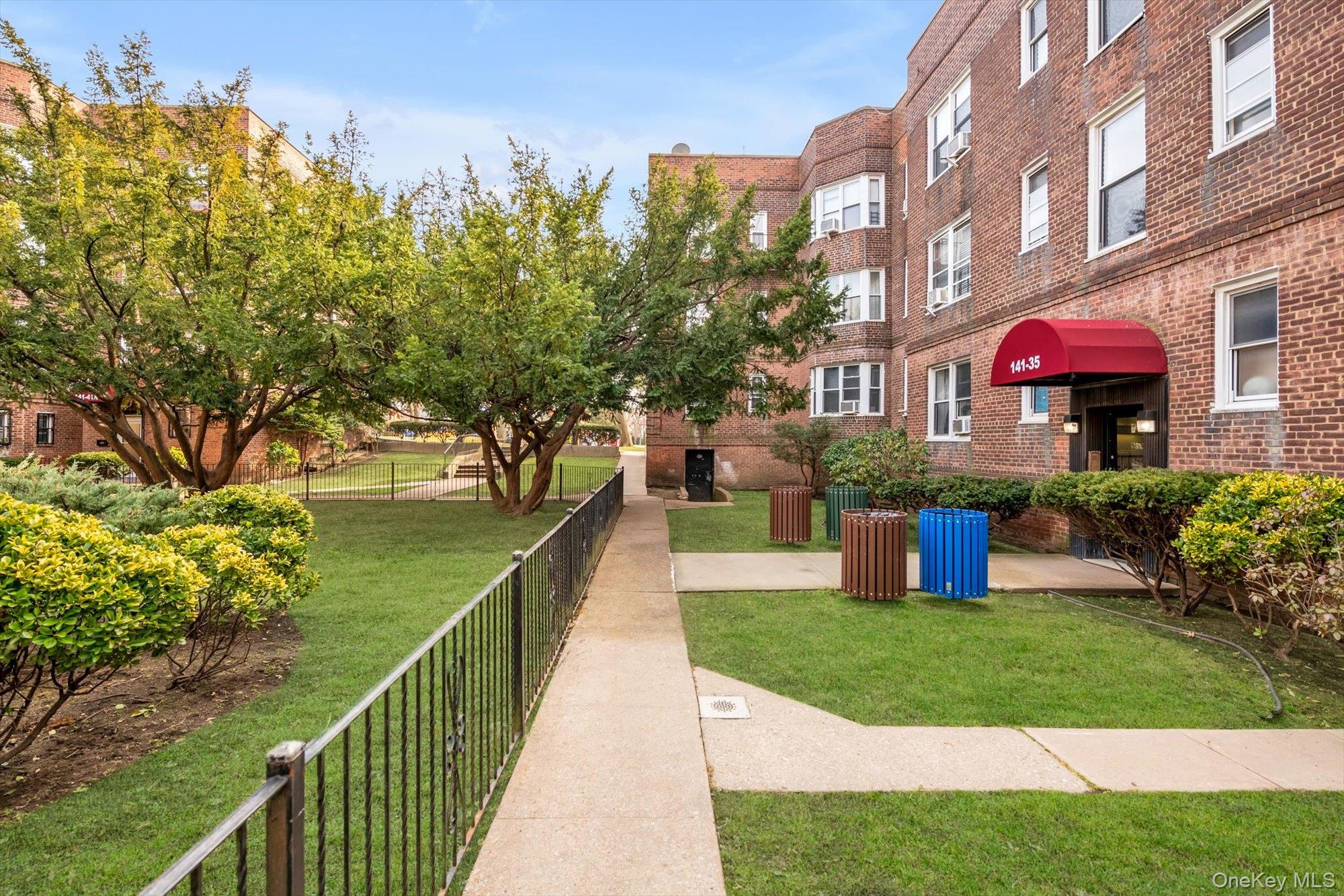 #1 photo, 141-37 Union Turnpike, Куинс ‖ Flushing , NY 11367
