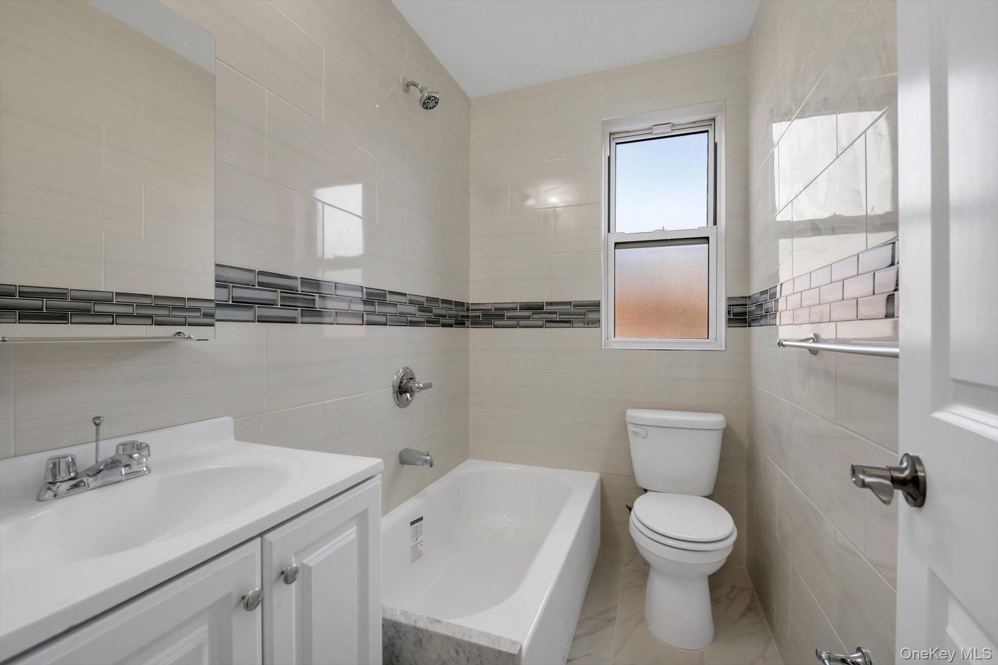 #10 photo, 141-37 Union Turnpike, Куинс ‖ Flushing , NY 11367