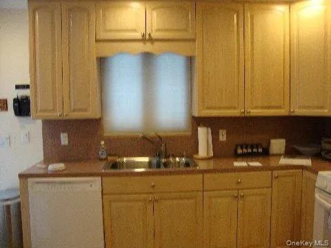 #6 photo, 25 Elm Street, Greenvale , NY 11548