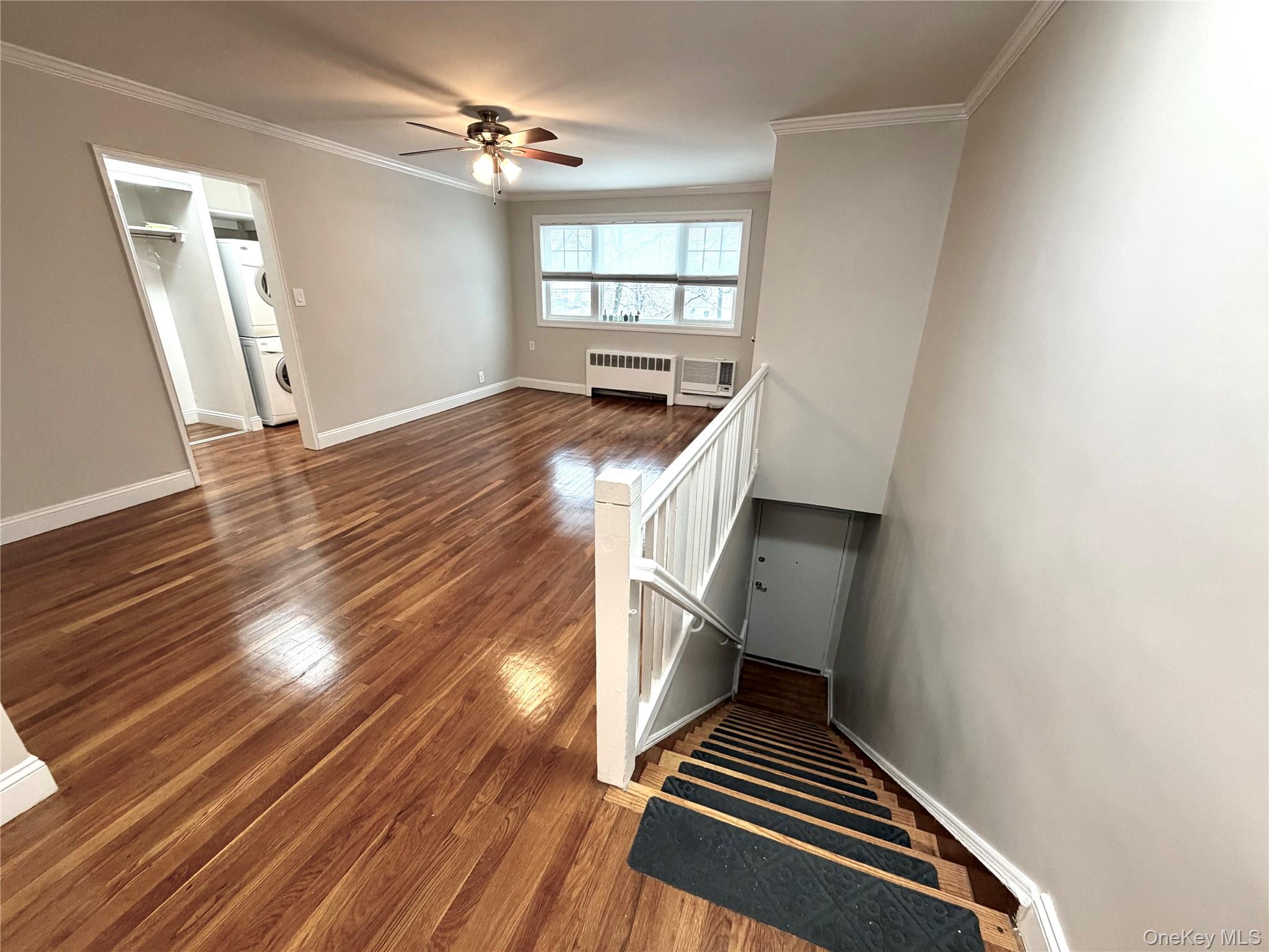 #4 photo, 77-17B Springfield Boulevard, קווינס Bayside , NY 11364