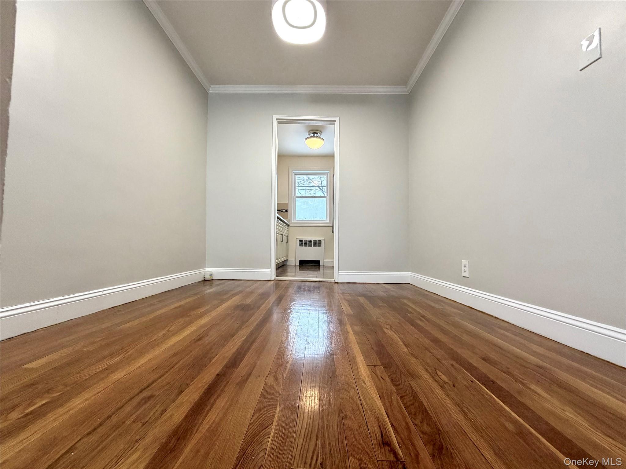 #5 photo, 77-17B Springfield Boulevard, קווינס Bayside , NY 11364