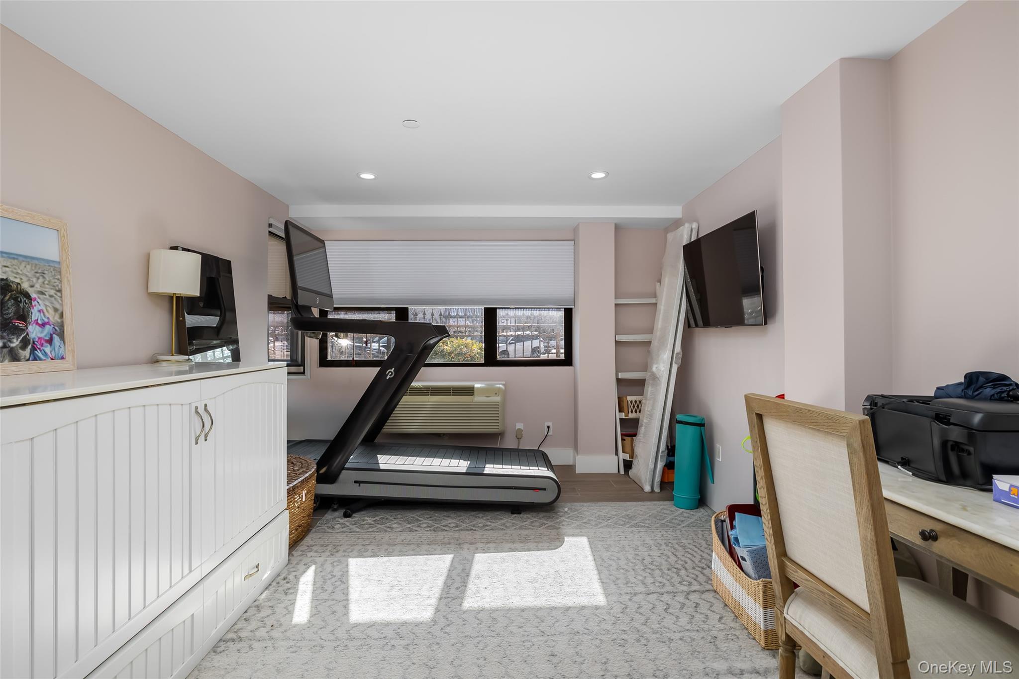 #15 photo, 185 W Park Avenue, नासाउ काउंटी Long Beach , NY 11561