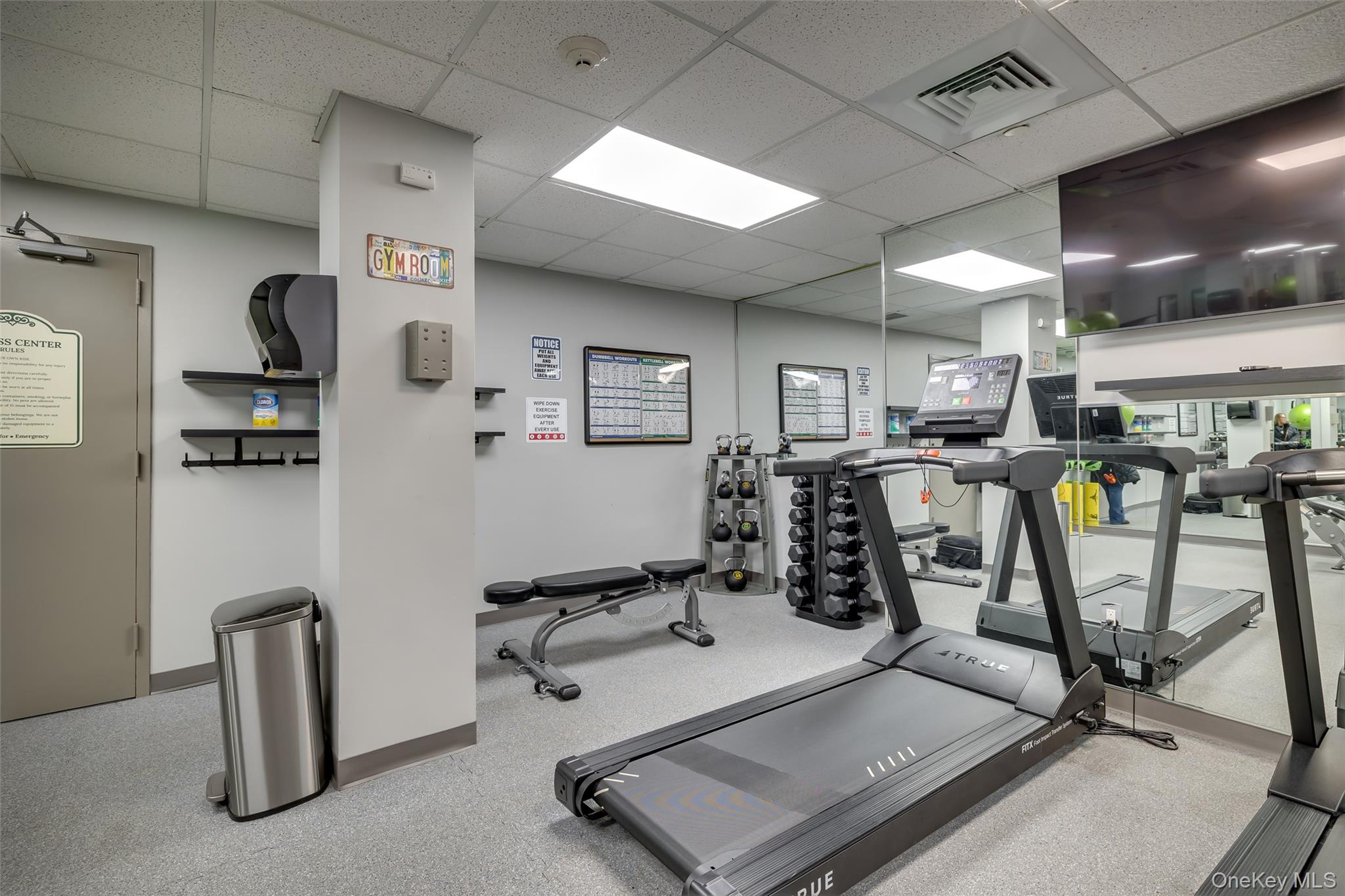 #20 photo, 185 W Park Avenue, नासाउ काउंटी Long Beach , NY 11561