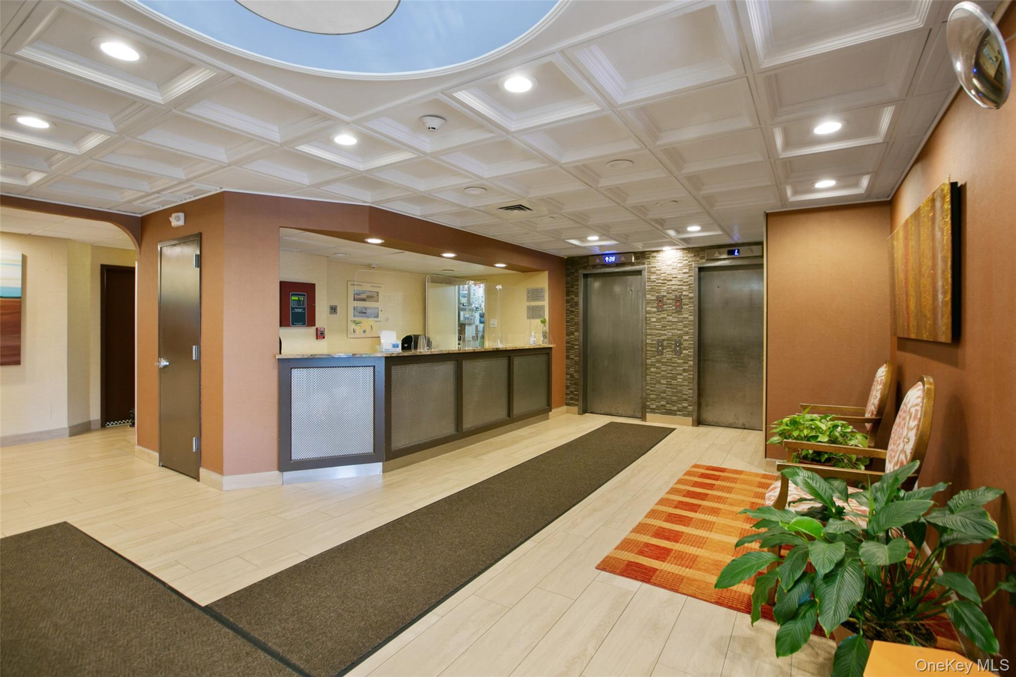 #4 photo, 185 W Park Avenue, नासाउ काउंटी Long Beach , NY 11561