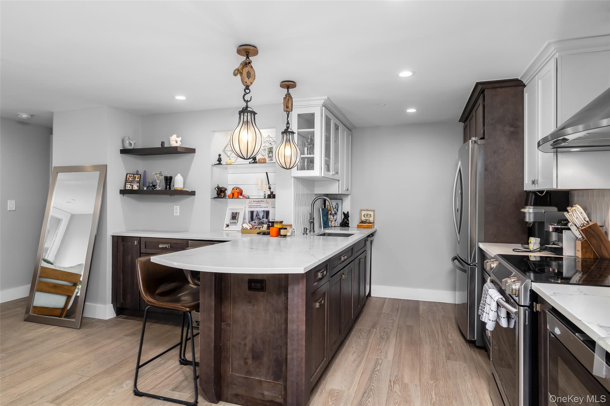 #9 photo, 185 W Park Avenue, नासाउ काउंटी Long Beach , NY 11561