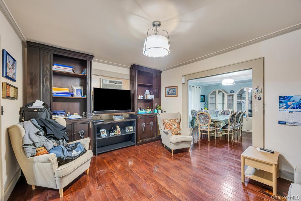 #9 photo, 91-16 196th Street, Hollis , NY 11423