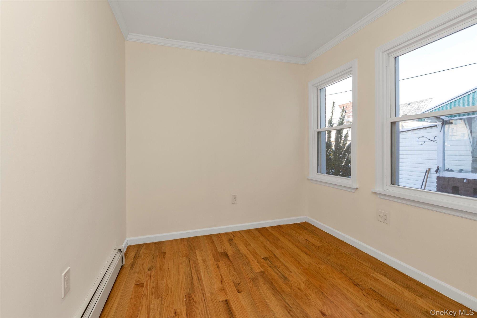 #12 photo, 45-32 Utopia Parkway, קווינס Flushing , NY 11358