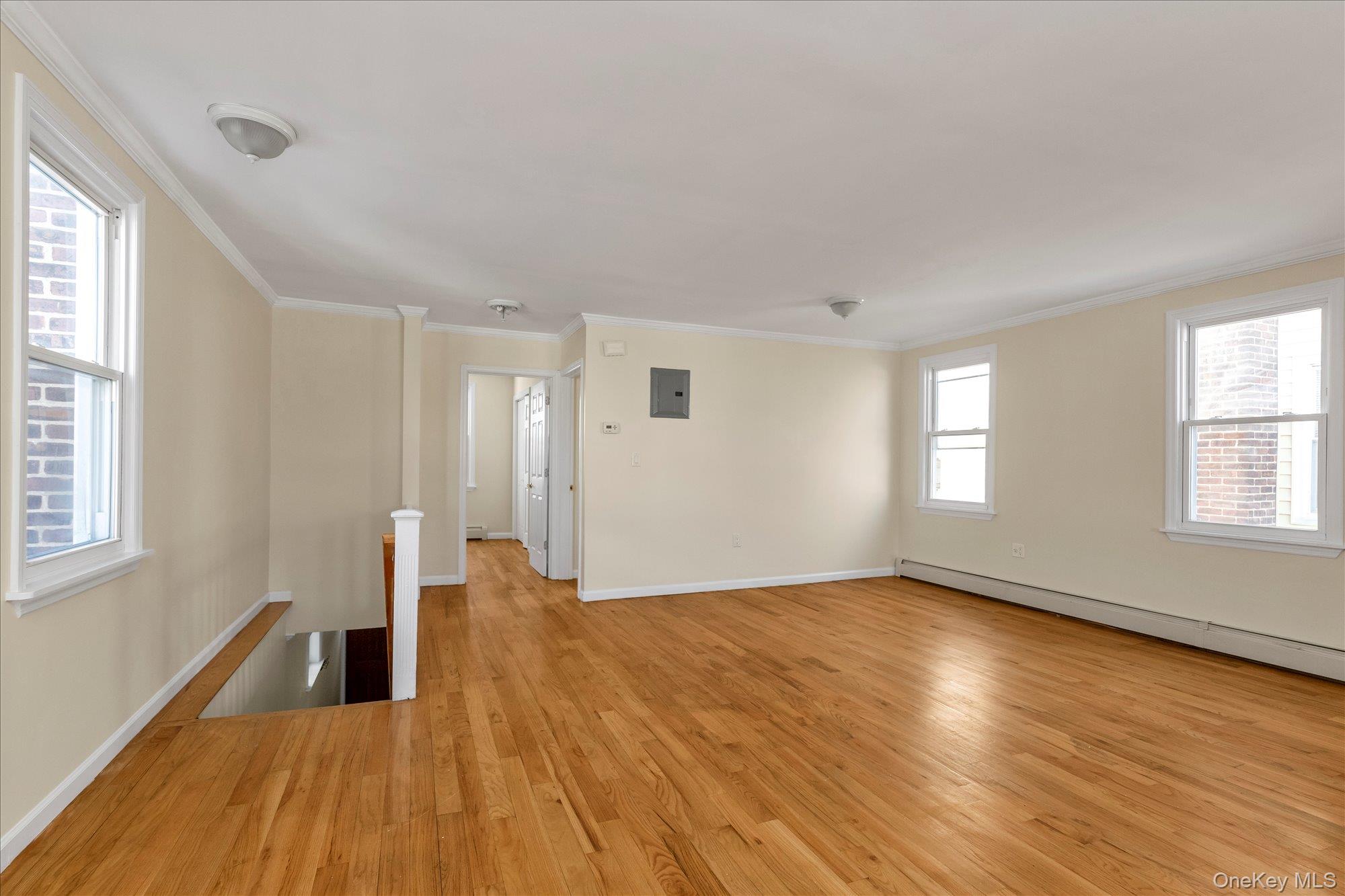 #13 photo, 45-32 Utopia Parkway, קווינס Flushing , NY 11358
