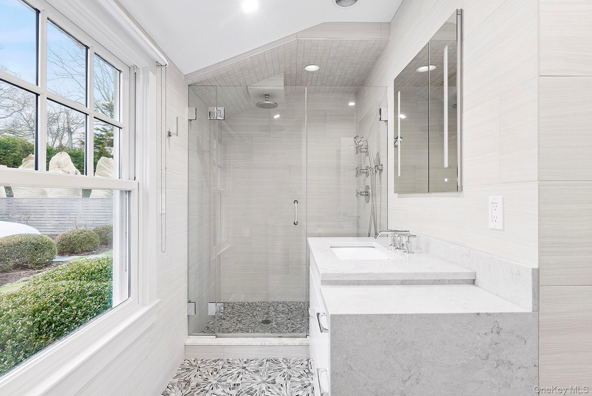 #12 photo, 20 Whalers Walk, Southampton , NY 11963